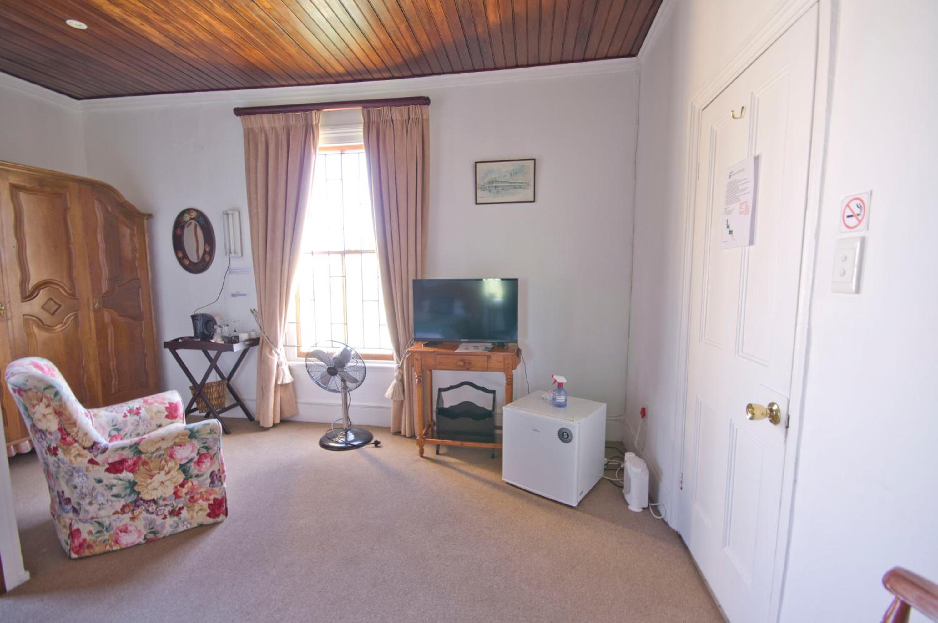 Twin Room - Photo 4