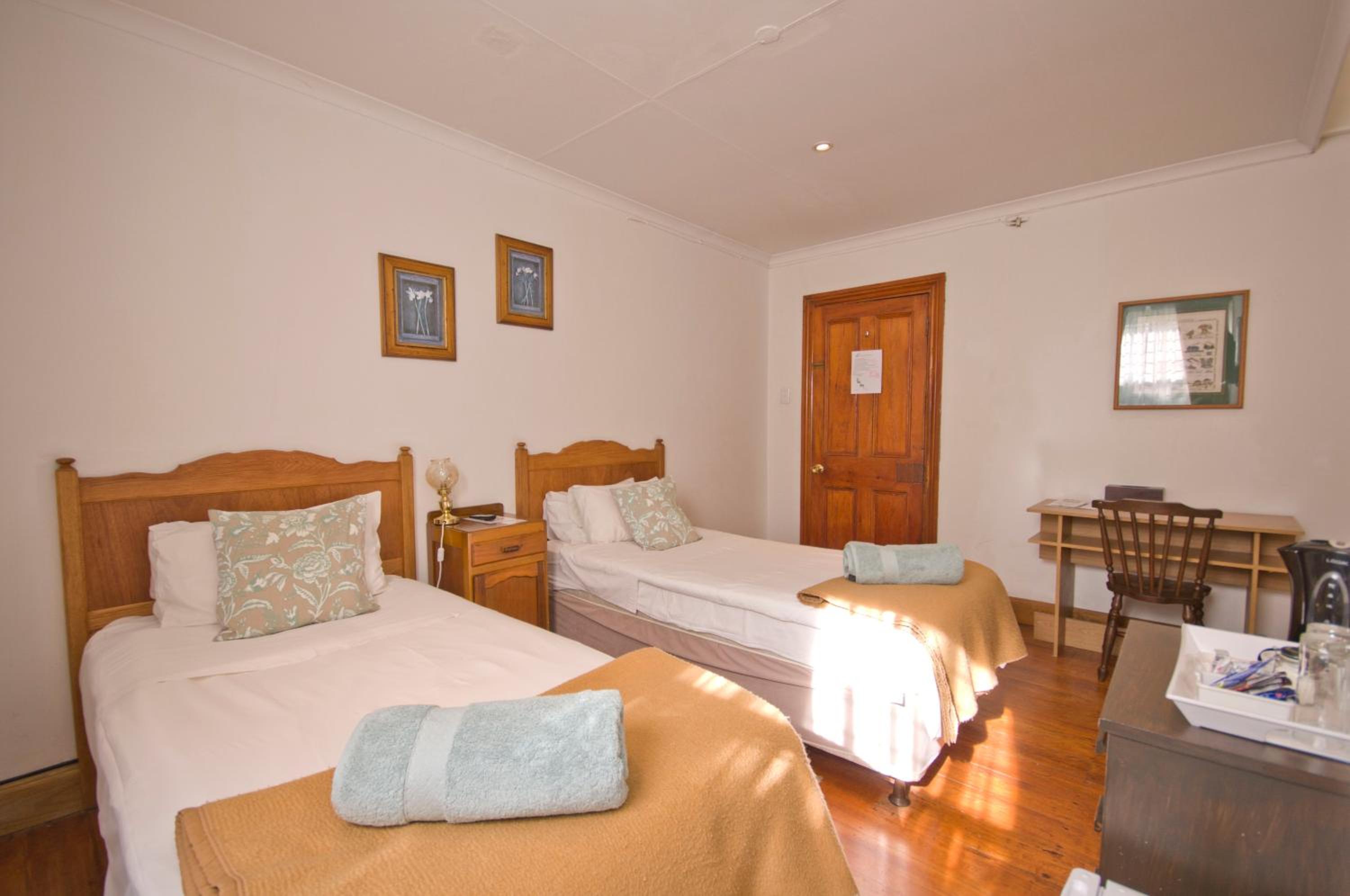 Twin Room - Photo 7