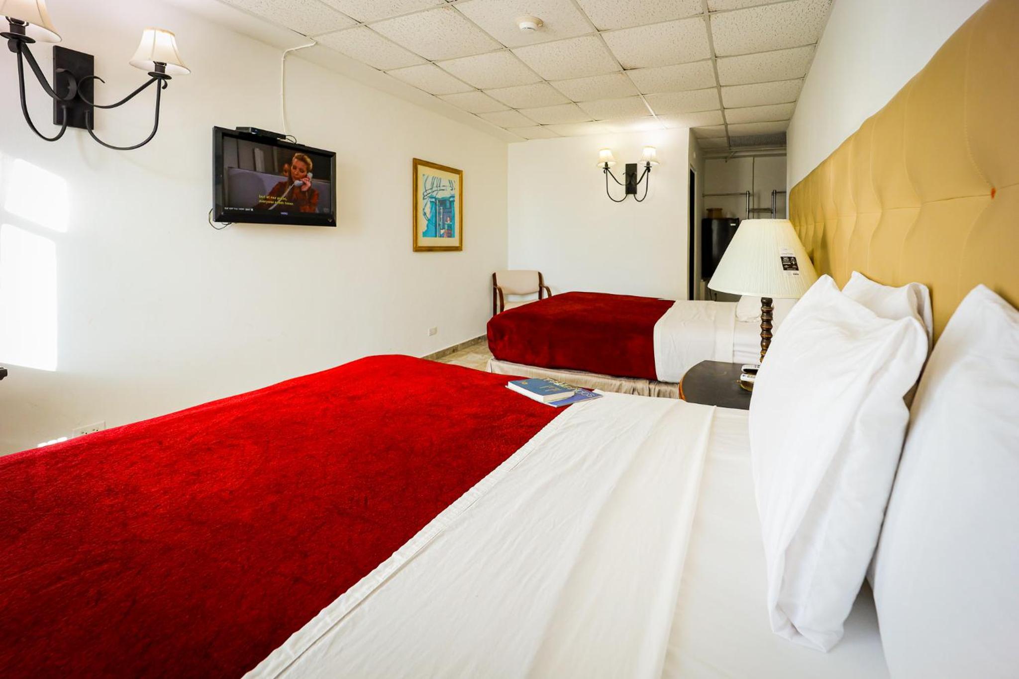 Standard Room, Two Double Beds - Photo 2
