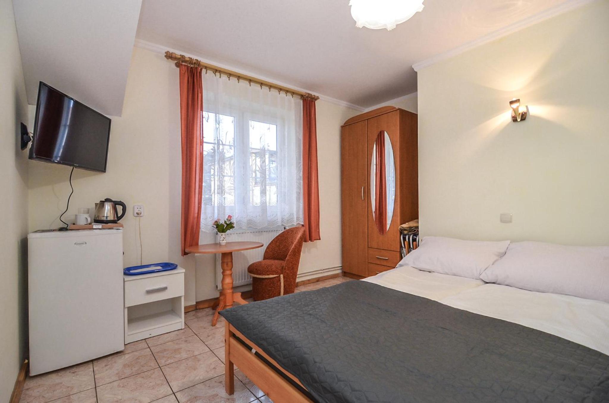 Budget Double Room - Photo 1