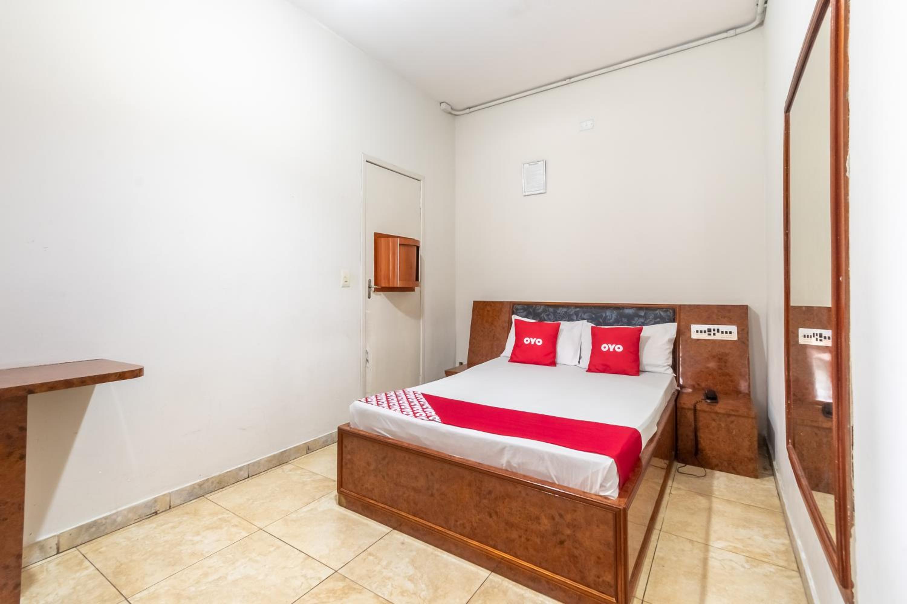 Triple Room (1 Double bed + 1 Single bed) - Photo 1