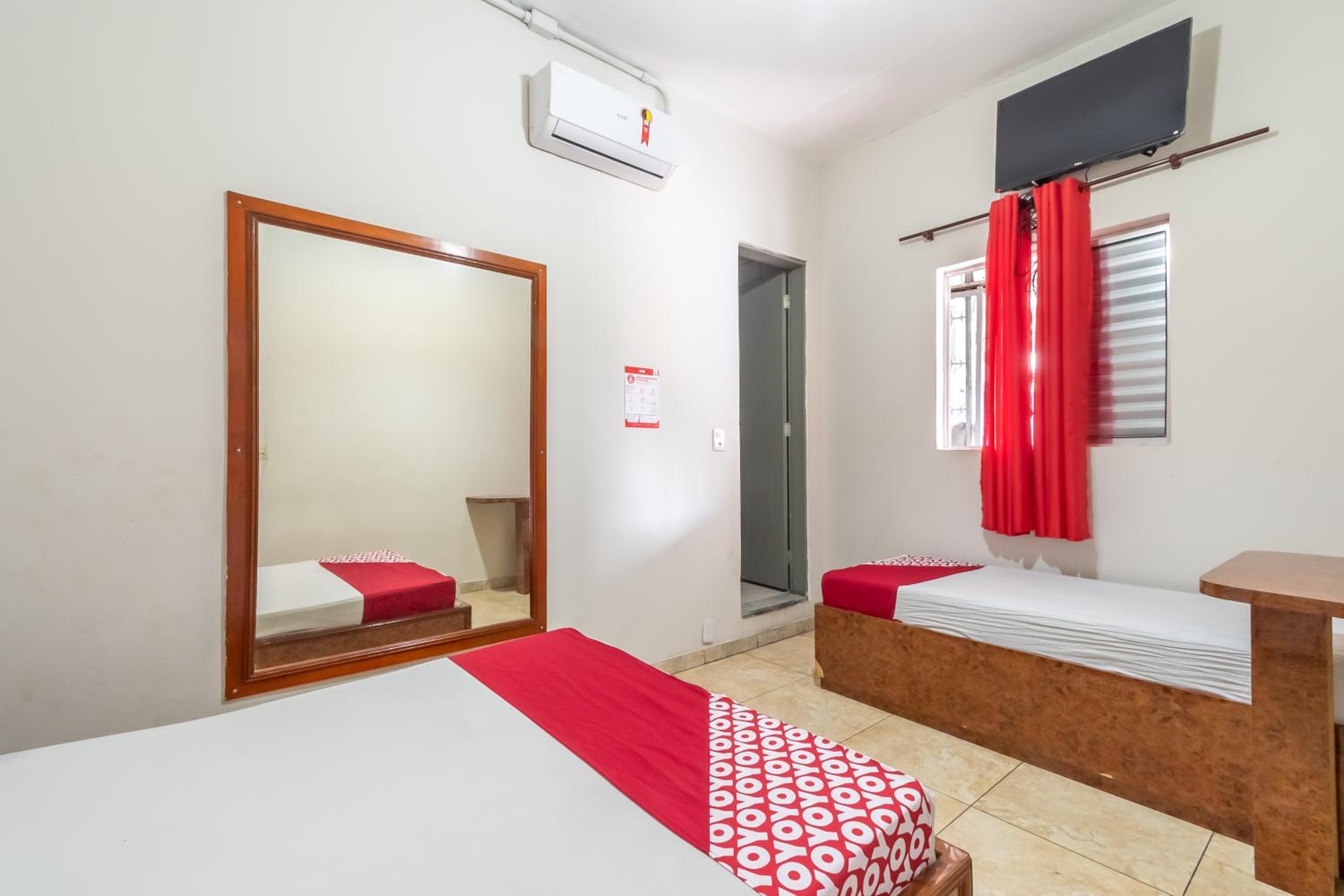 Triple Room (1 Double bed + 1 Single bed) - Photo 2