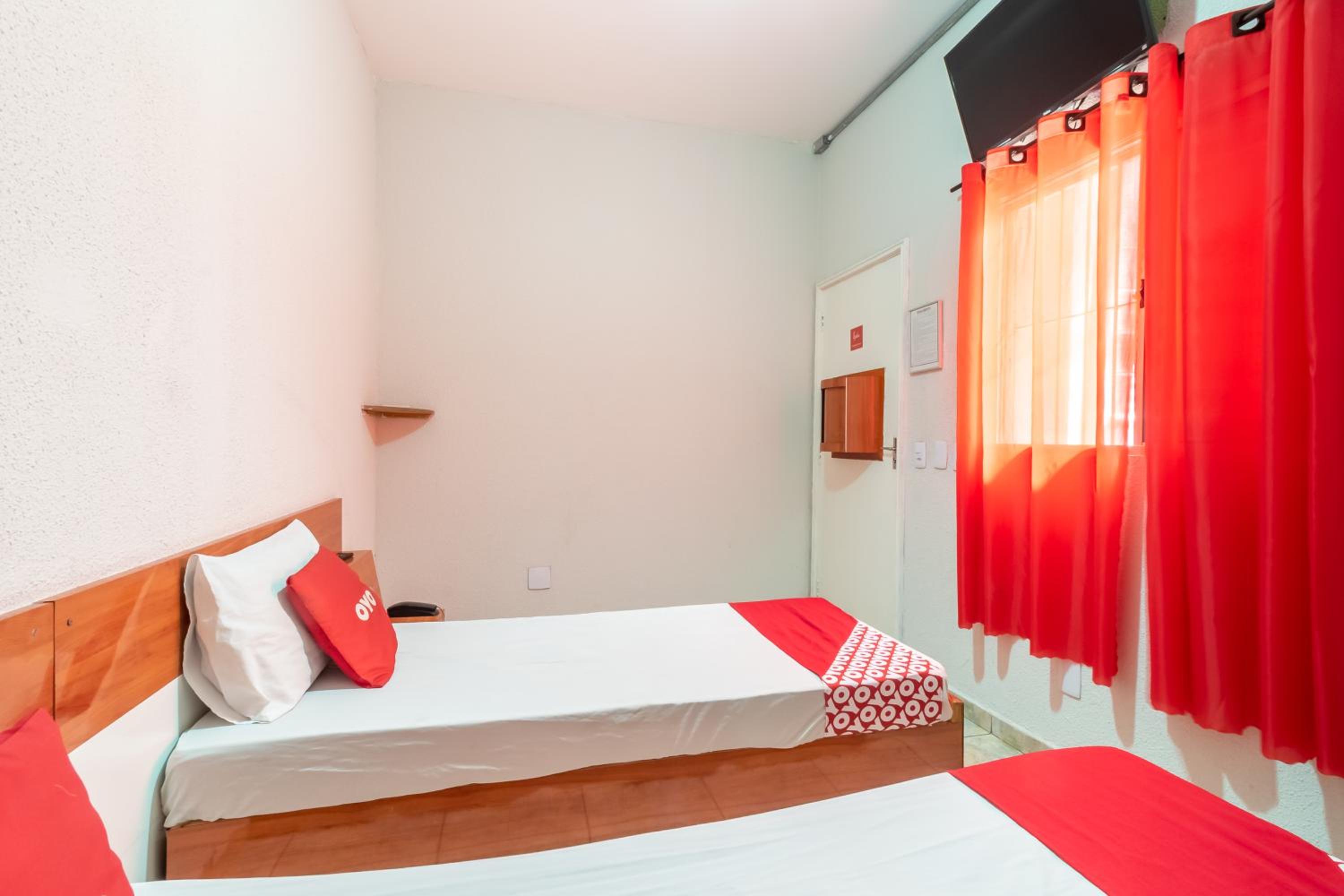 Twin Room - Photo 5