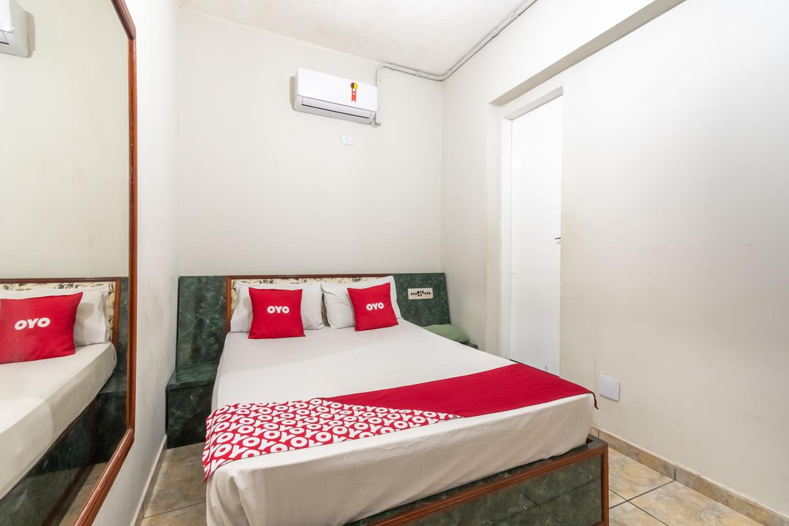 Double Room - Photo 5