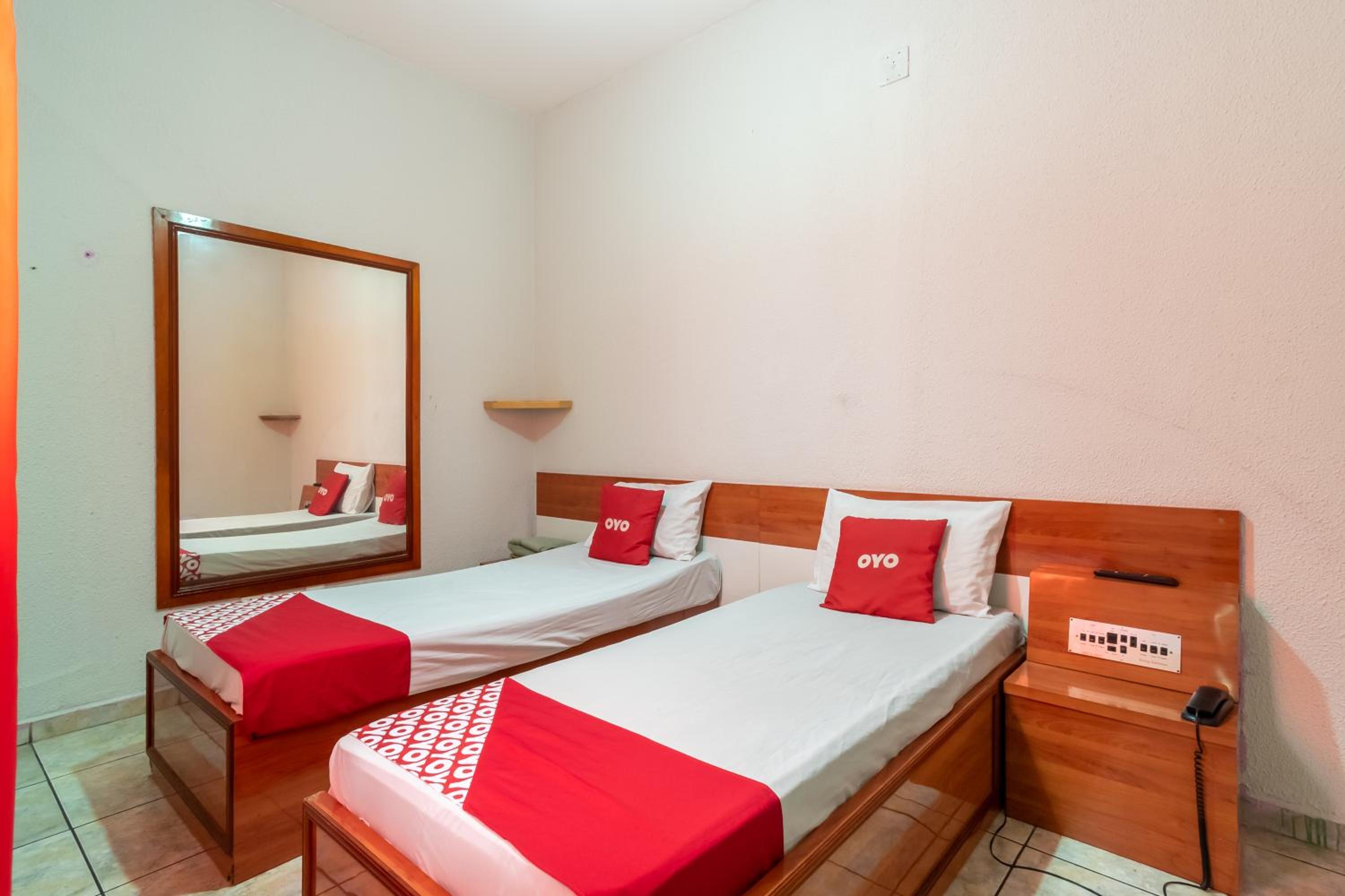 Twin Room - Photo 1