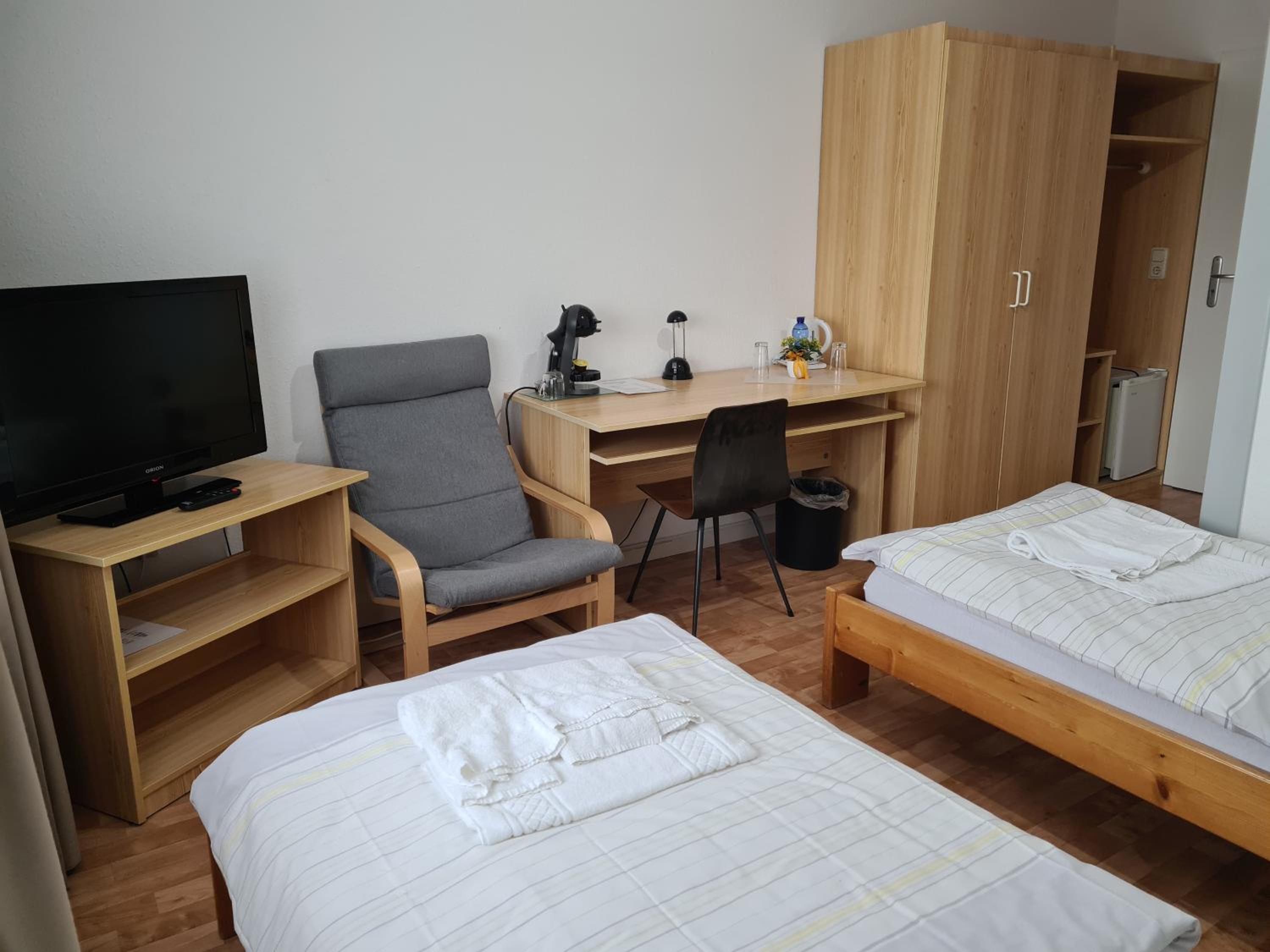 Double Room - Photo 6