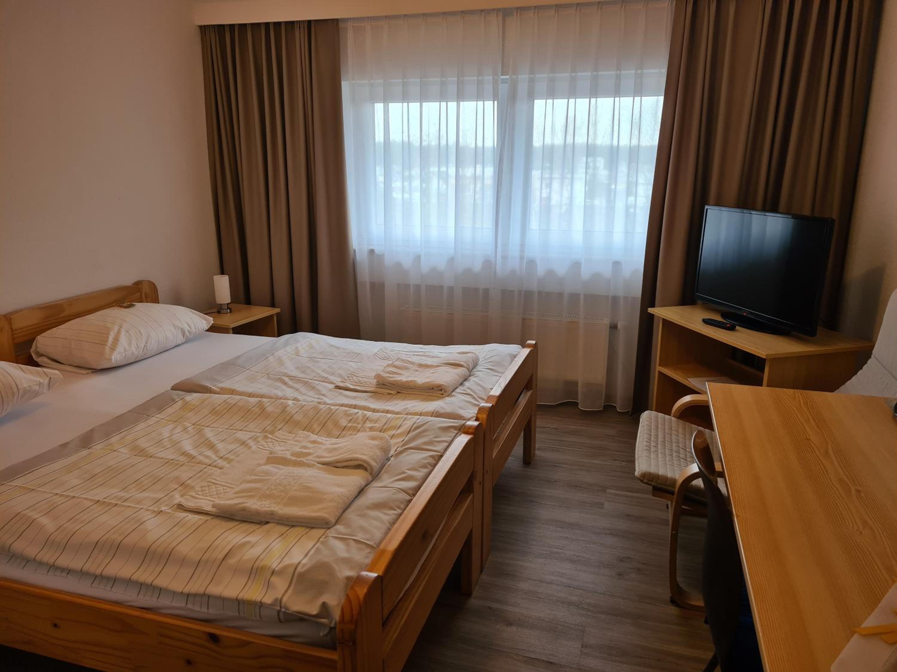 Double Room - Photo 7