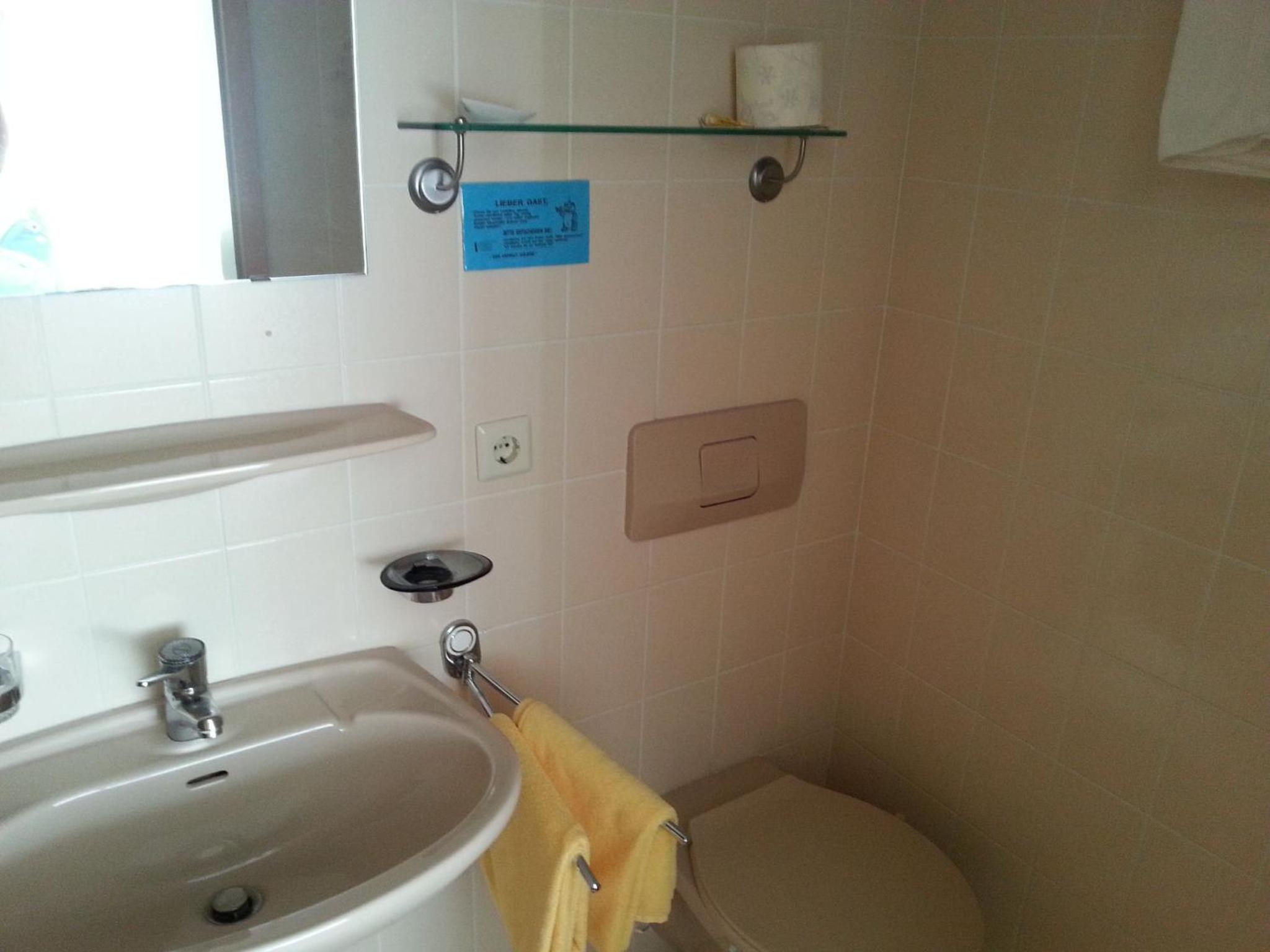 Double Room - Photo 9