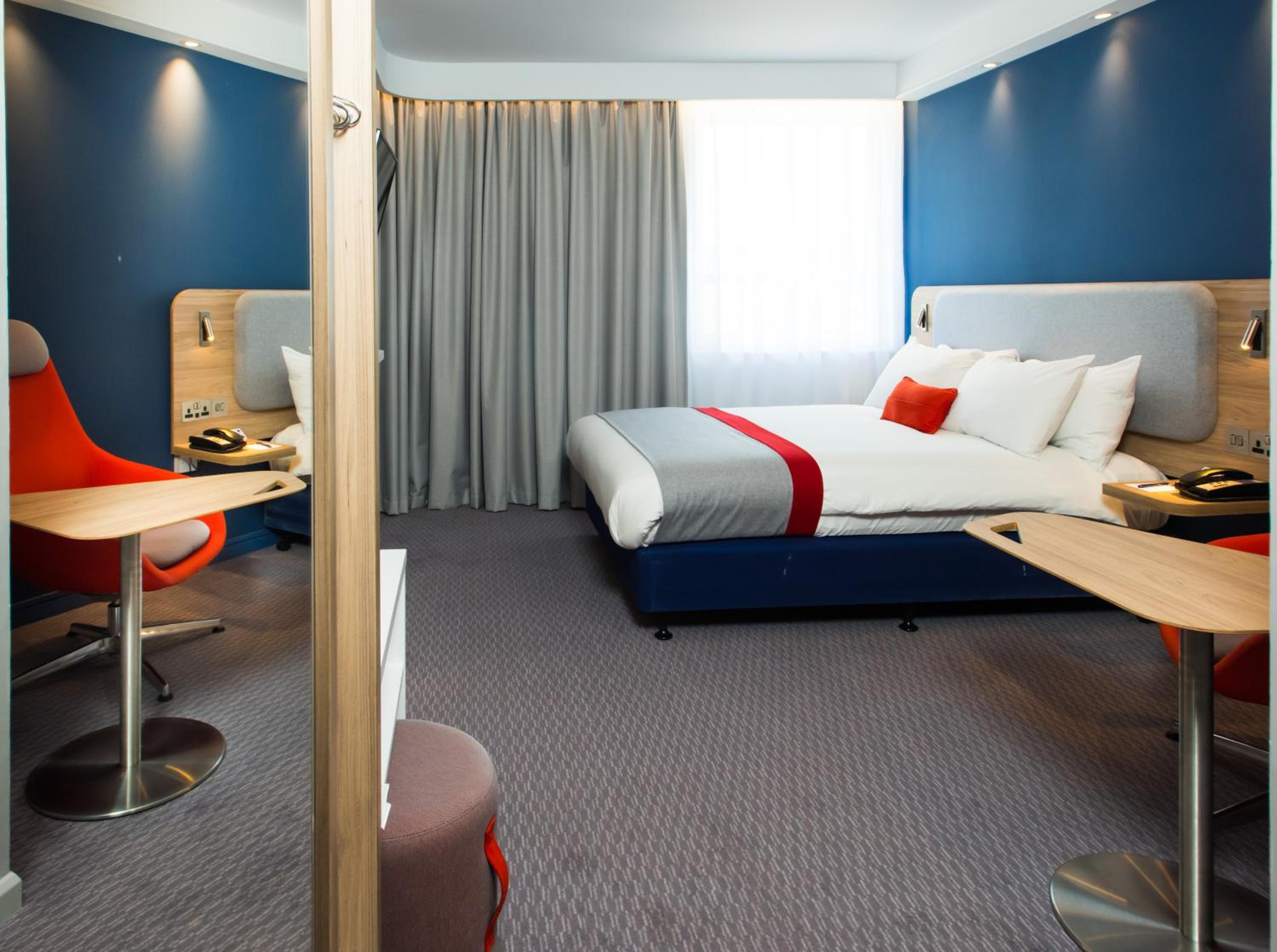 Standard Double Room with Sofa Bed and Free Hot Breakfast - Photo 1