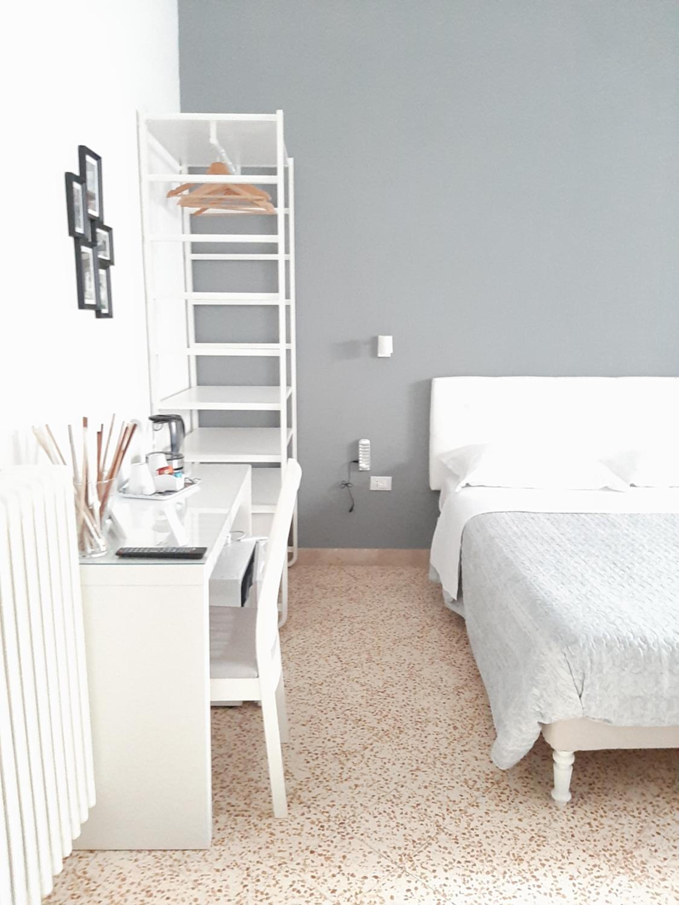 Quadruple Room with Private Bathroom - Photo 14