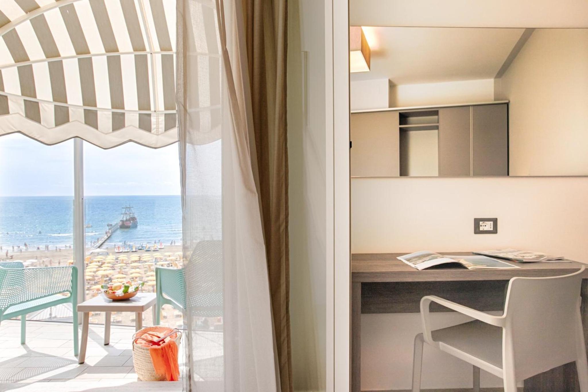 Deluxe Double Room with Frontal Sea View