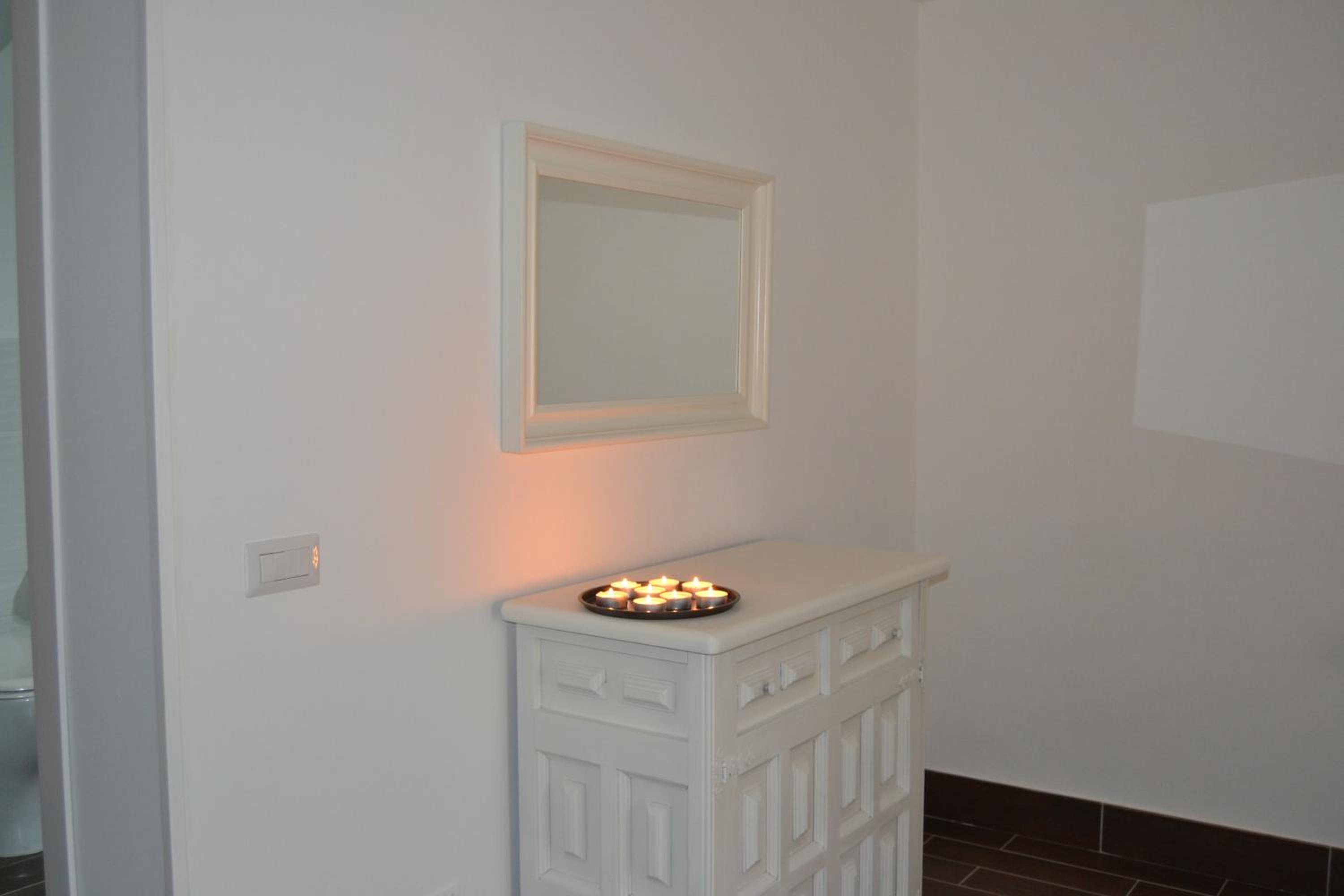 Quadruple Room with Private Bathroom - Photo 2