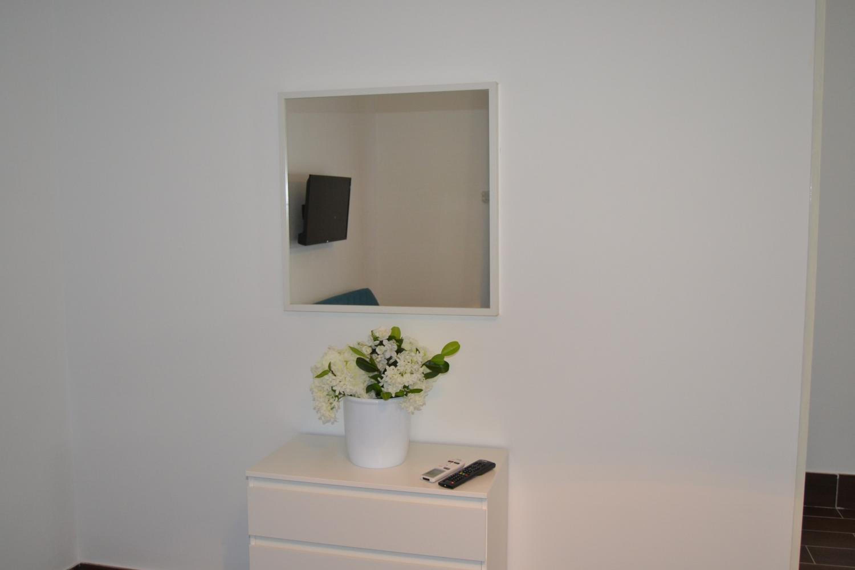 Triple Room with Private Bathroom - Photo 2
