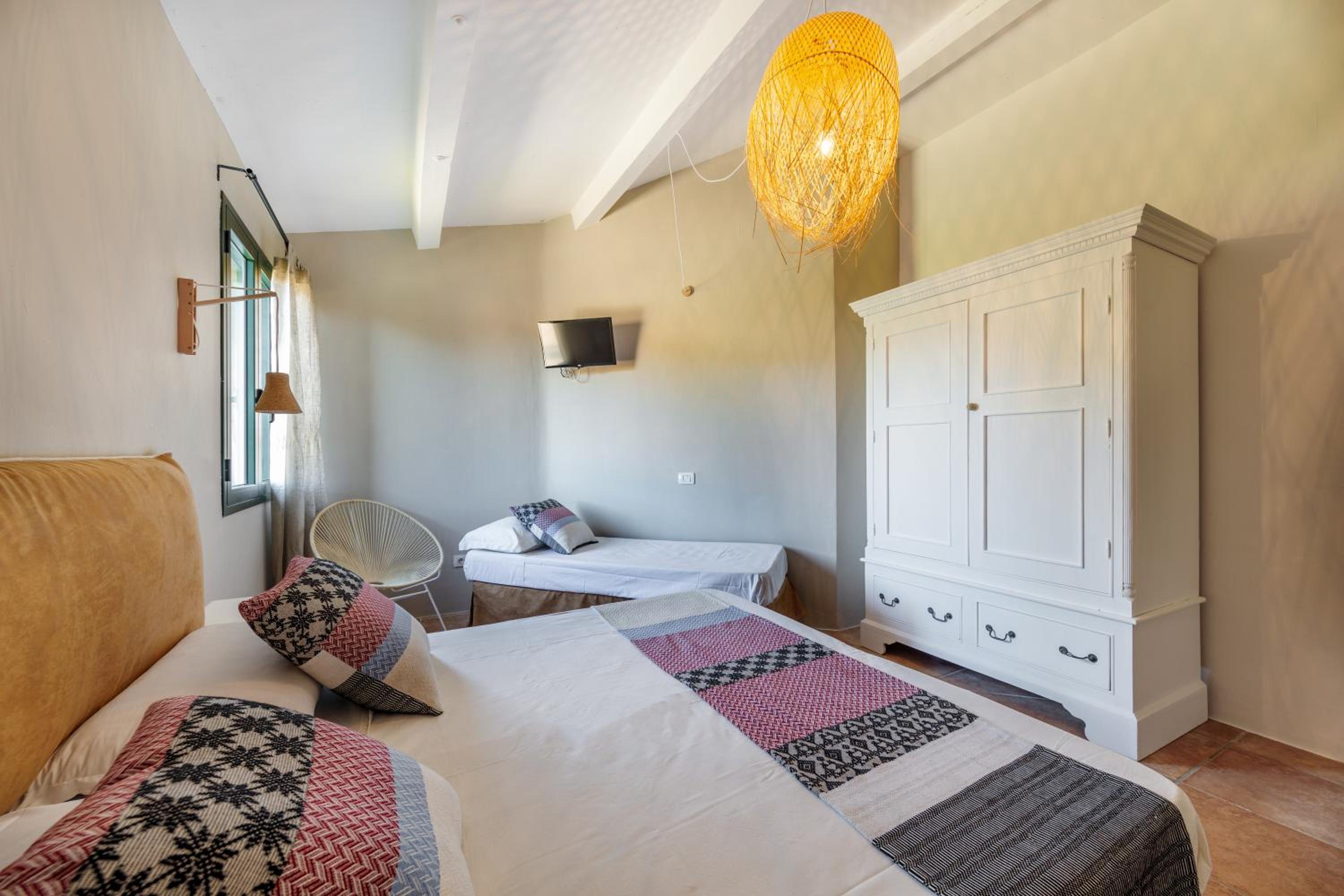 Quadruple Room - Photo 4