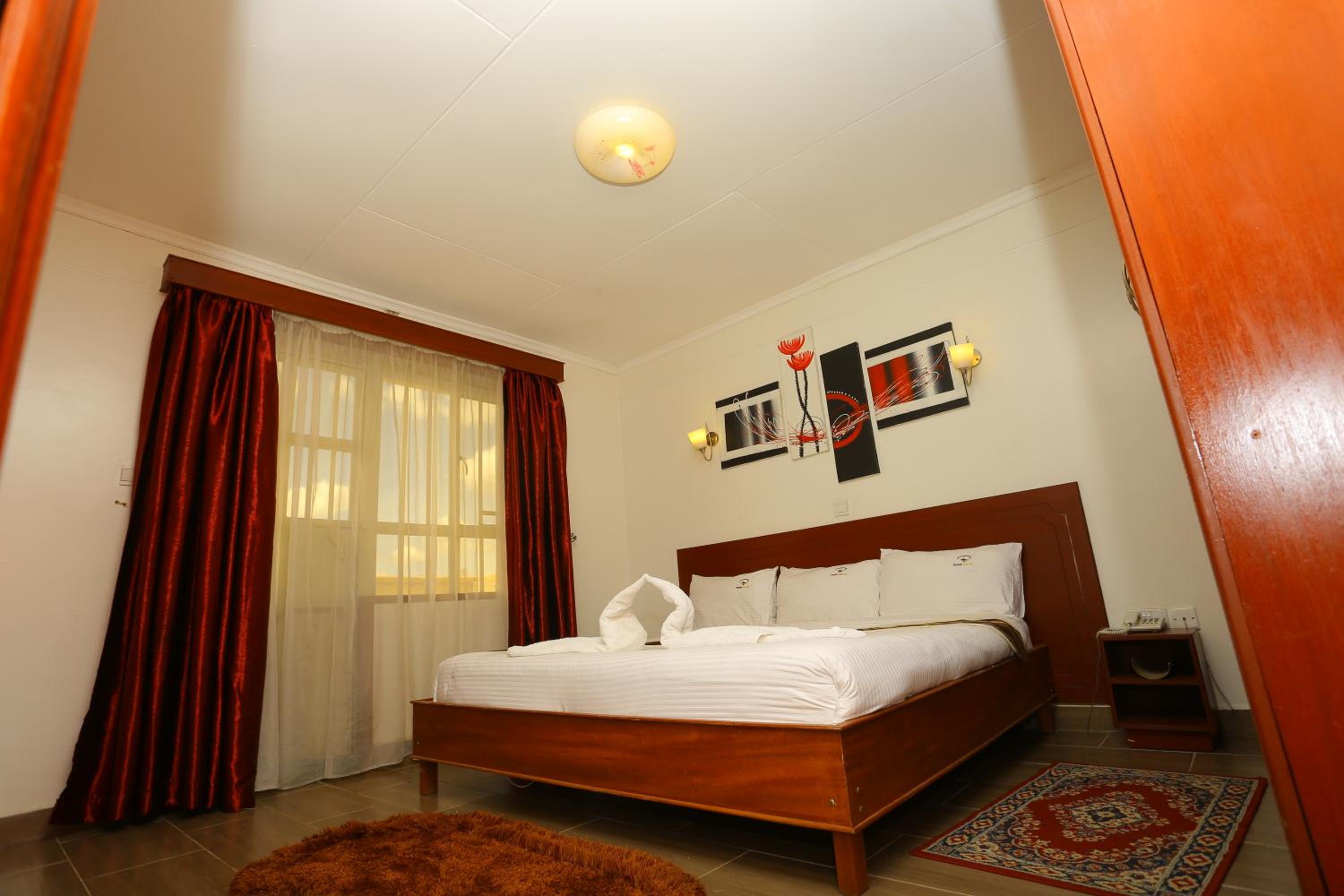 King Studio with Sofa Bed
