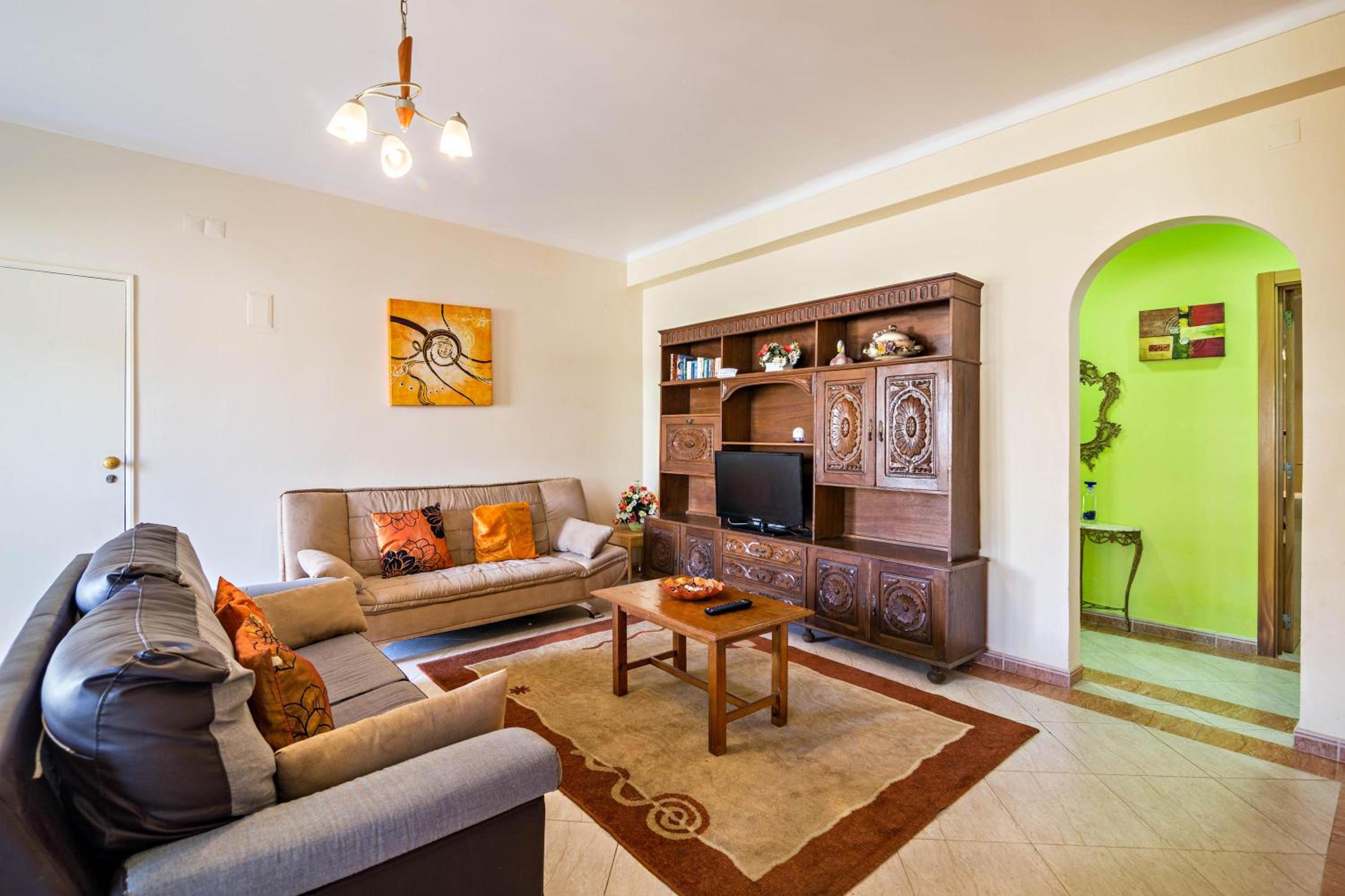 Two-Bedroom Deluxe Apartment with Balcony photo 1