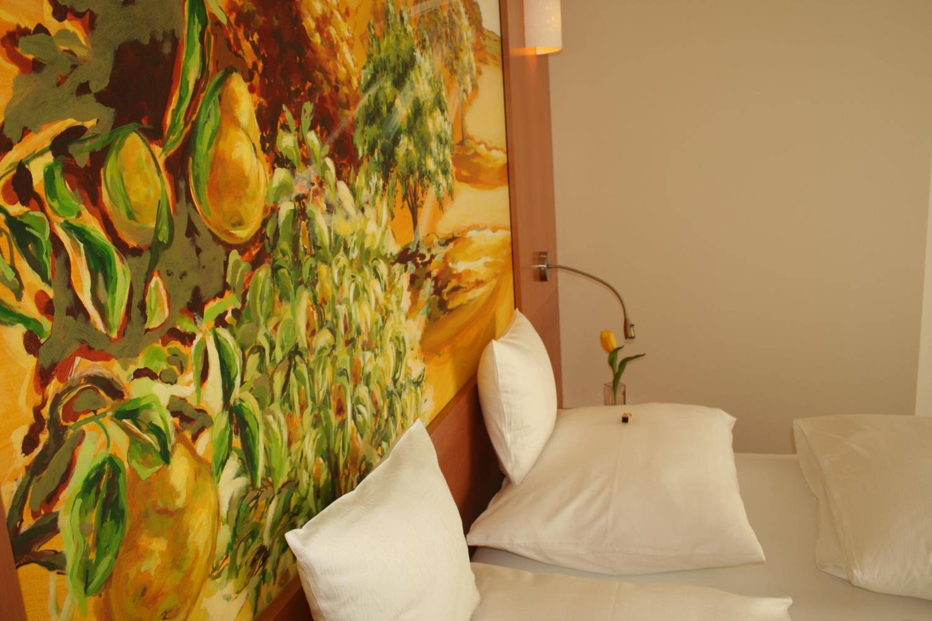 Deluxe Suite with Terrace photo 2