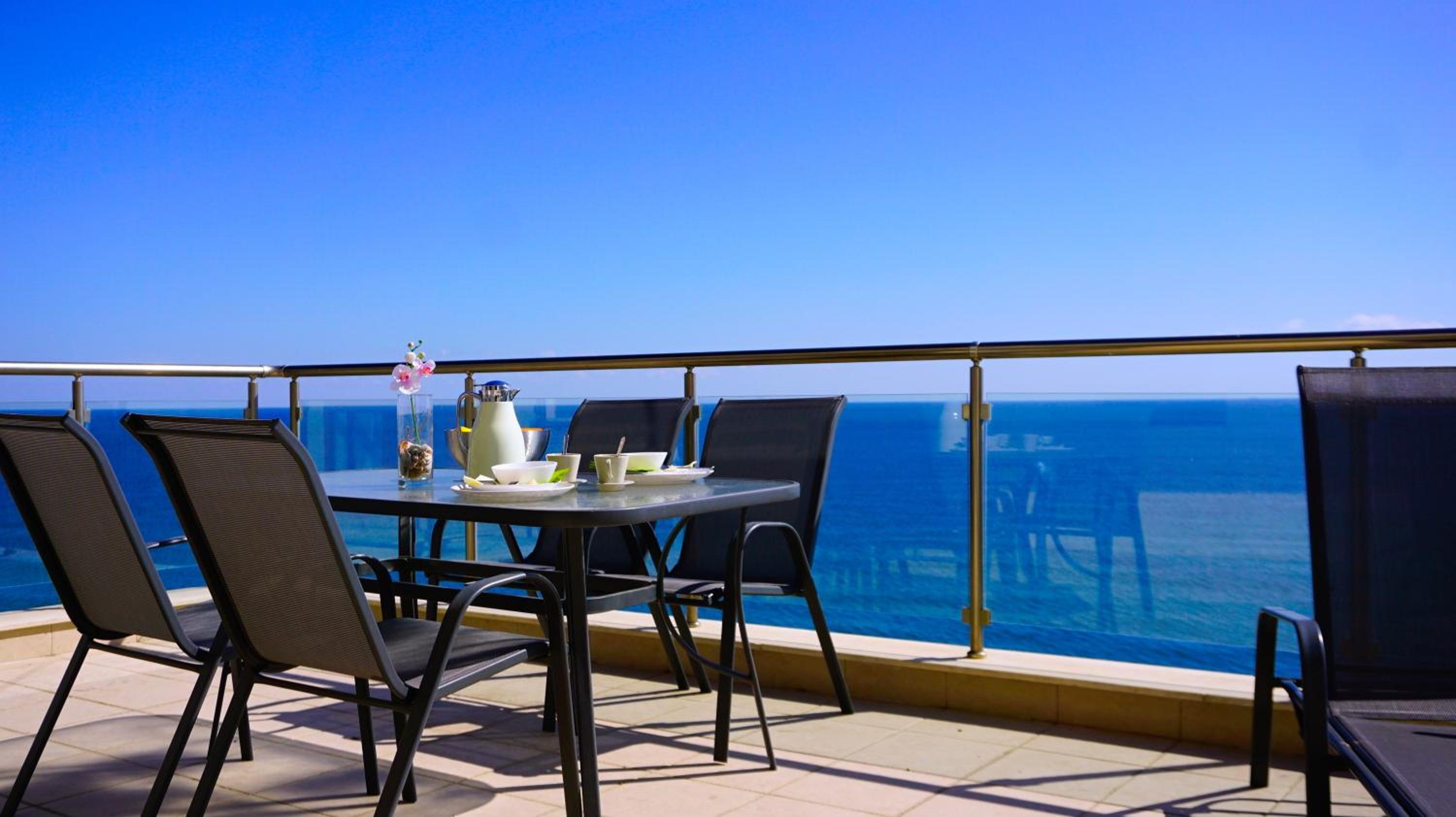 Apartment with Sea View photo 2