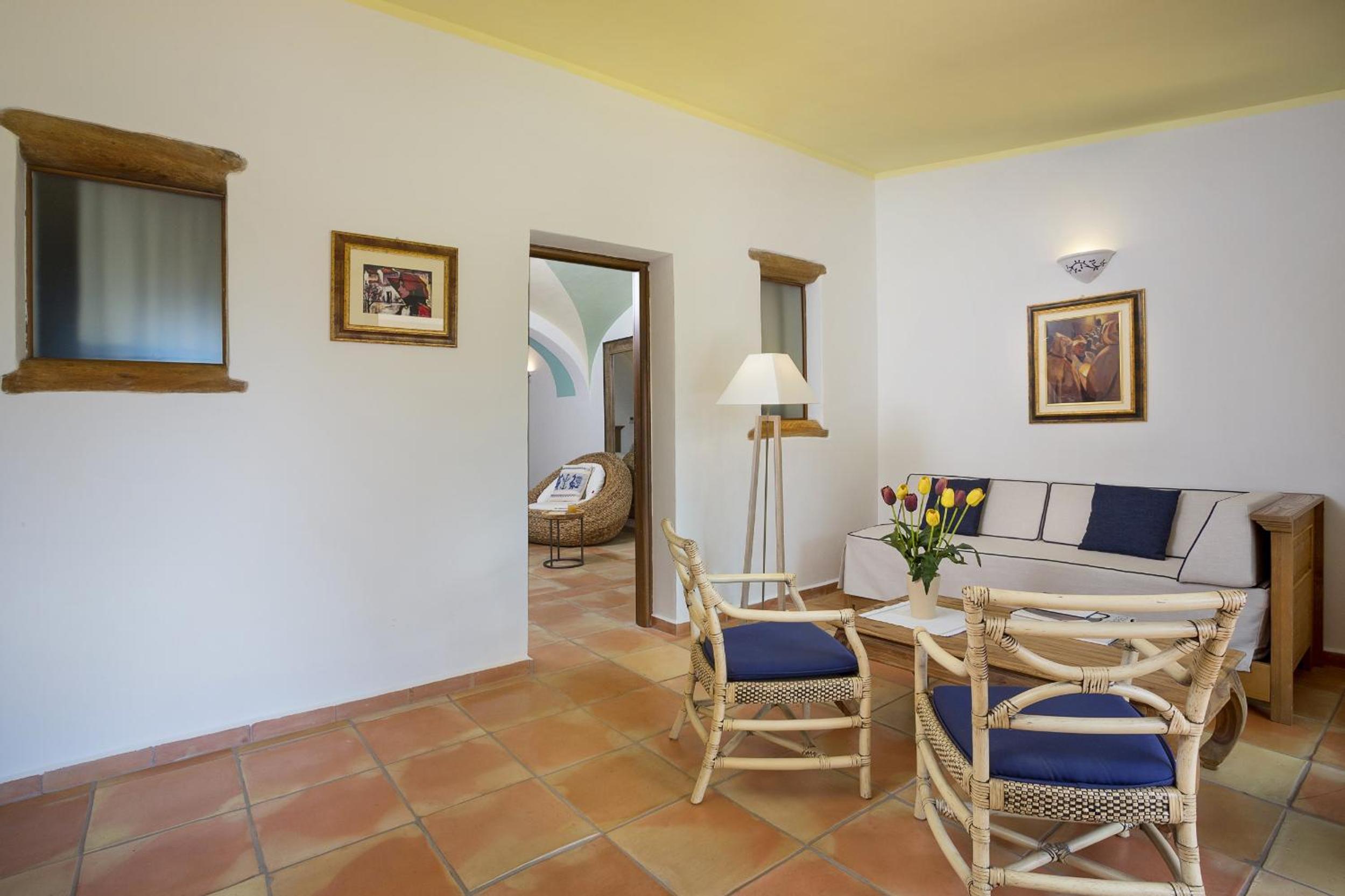 One-Bedroom Suite - Photo 4