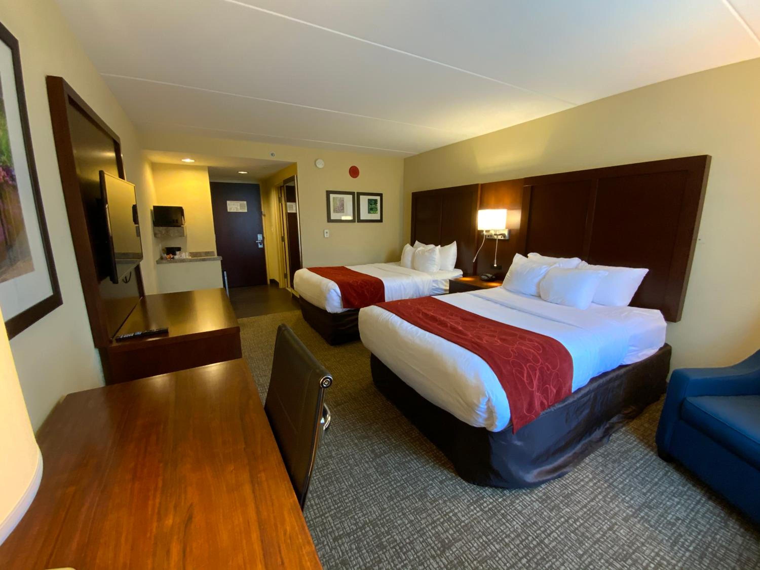 Double Room with Two Double Beds - Non-Smoking - Photo 17