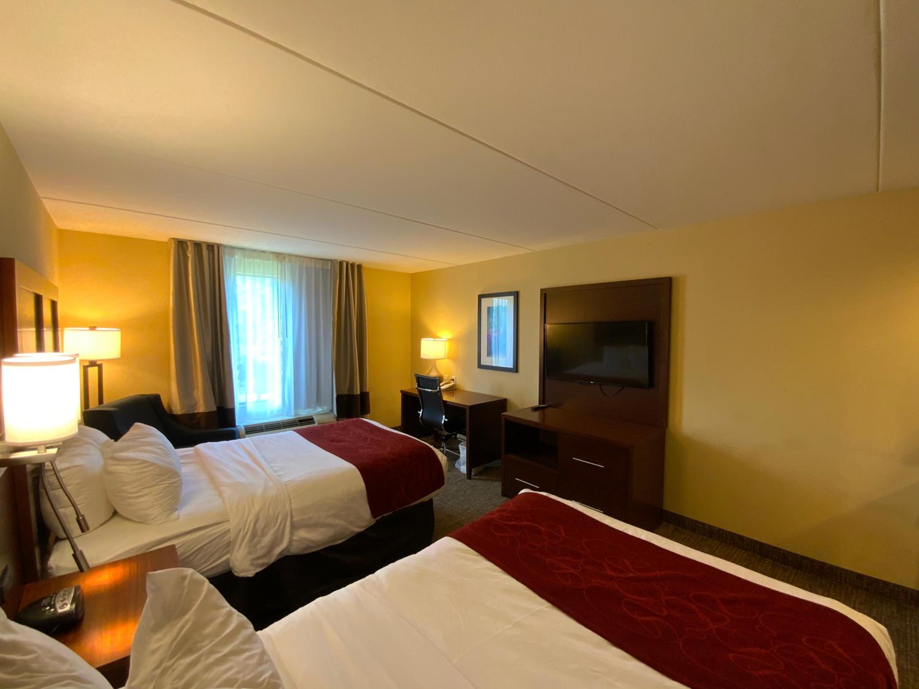 Double Room with Two Double Beds - Non-Smoking - Photo 2