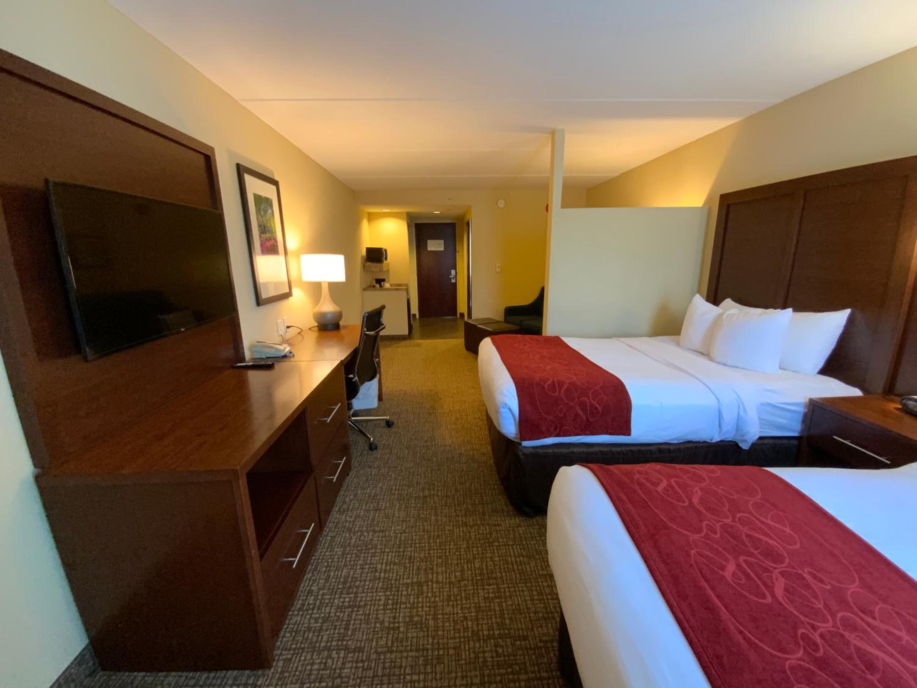 Double Suite with Two Double Beds - Non-Smoking - Photo 11