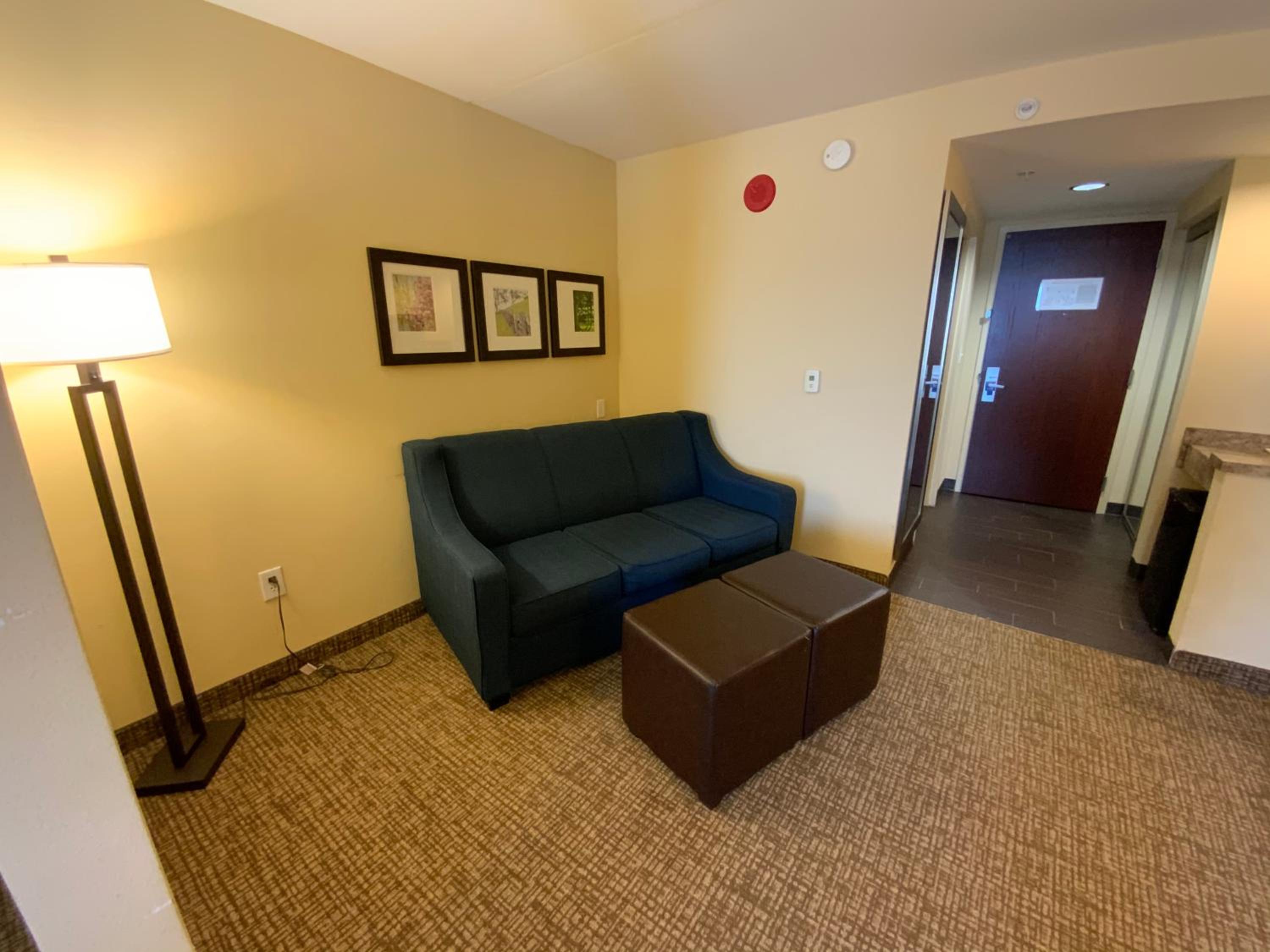 Double Suite with Two Double Beds - Non-Smoking - Photo 17