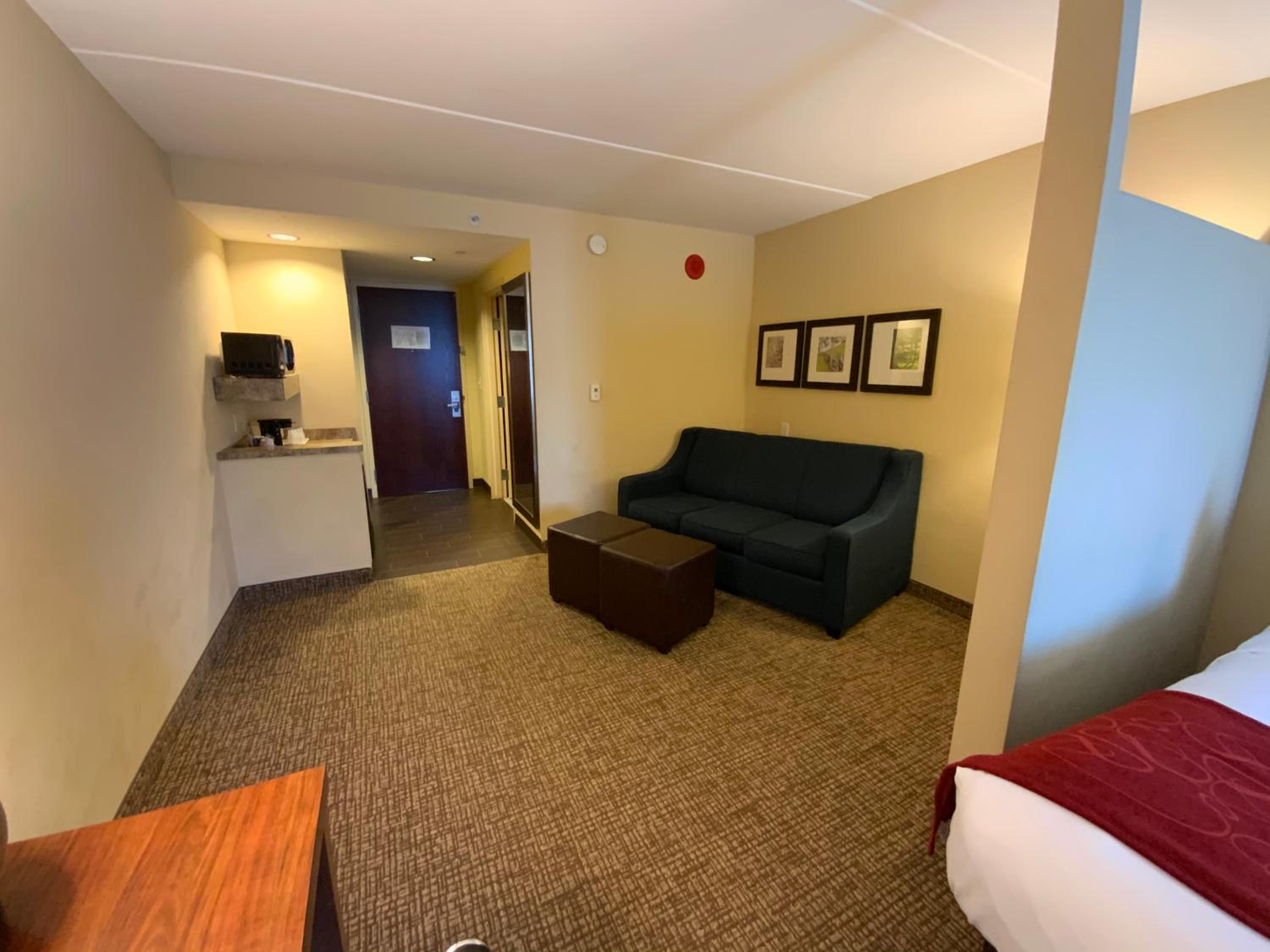 King Suite - Non-Smoking - Photo 16