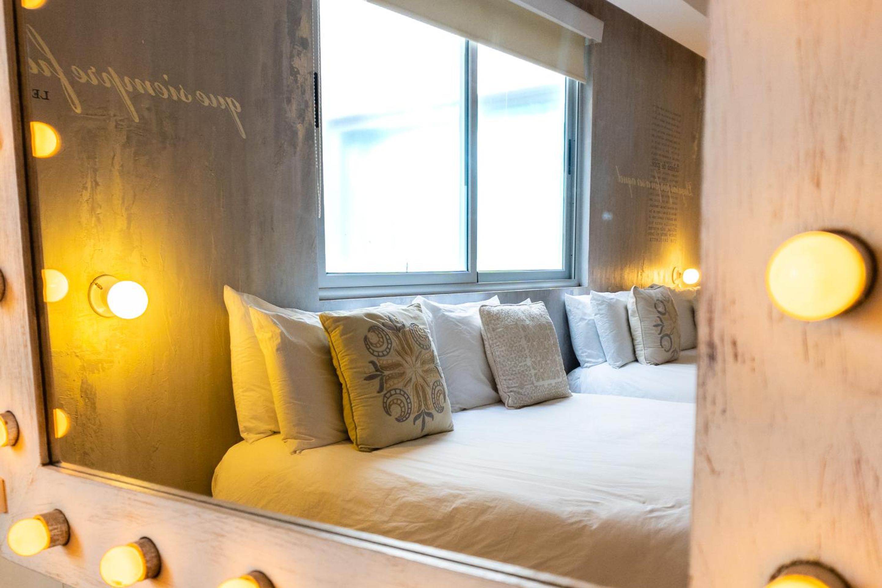 Standard Suite - Photo 2