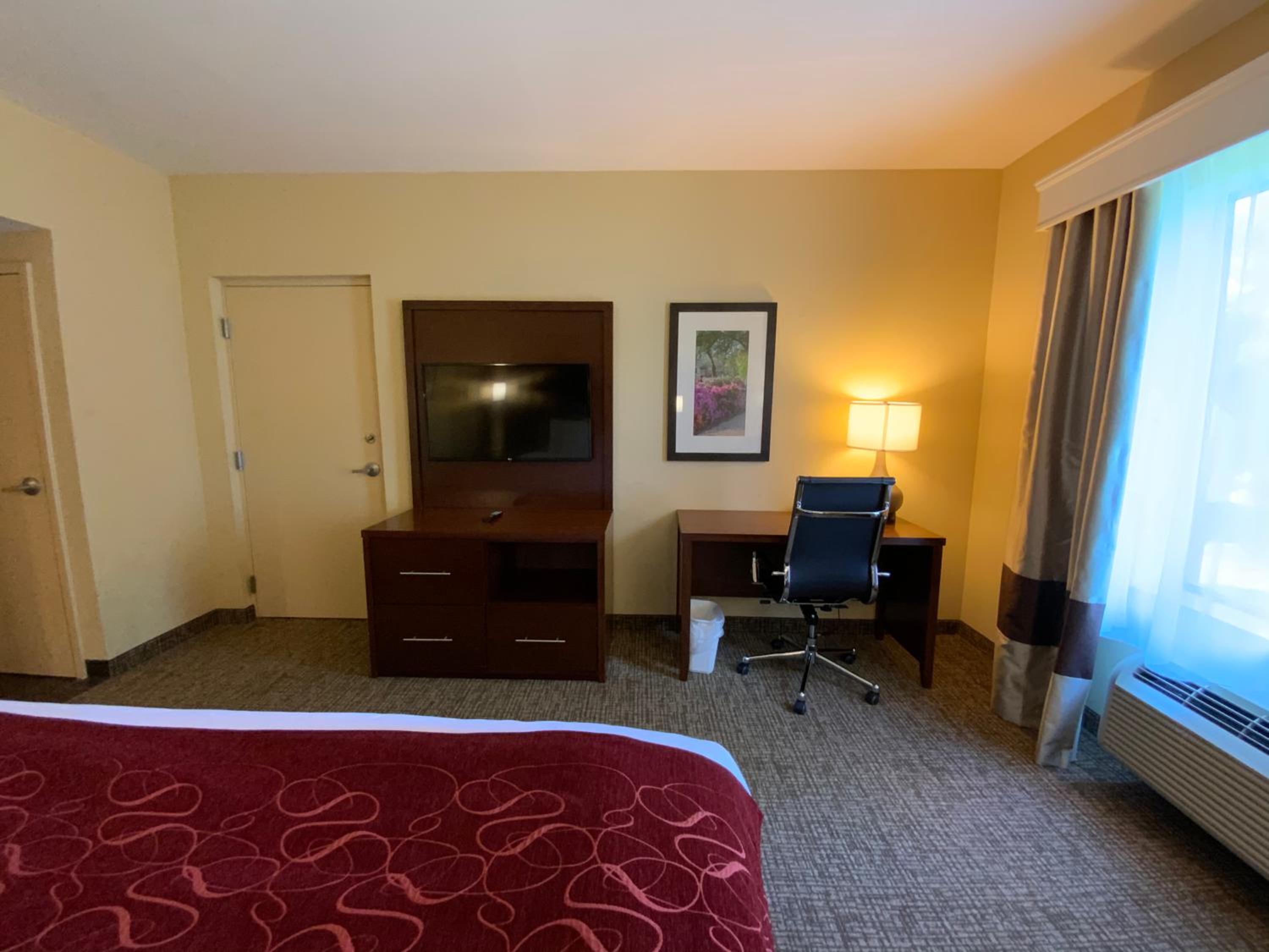 King Room - Accessible/Non-Smoking - Photo 11