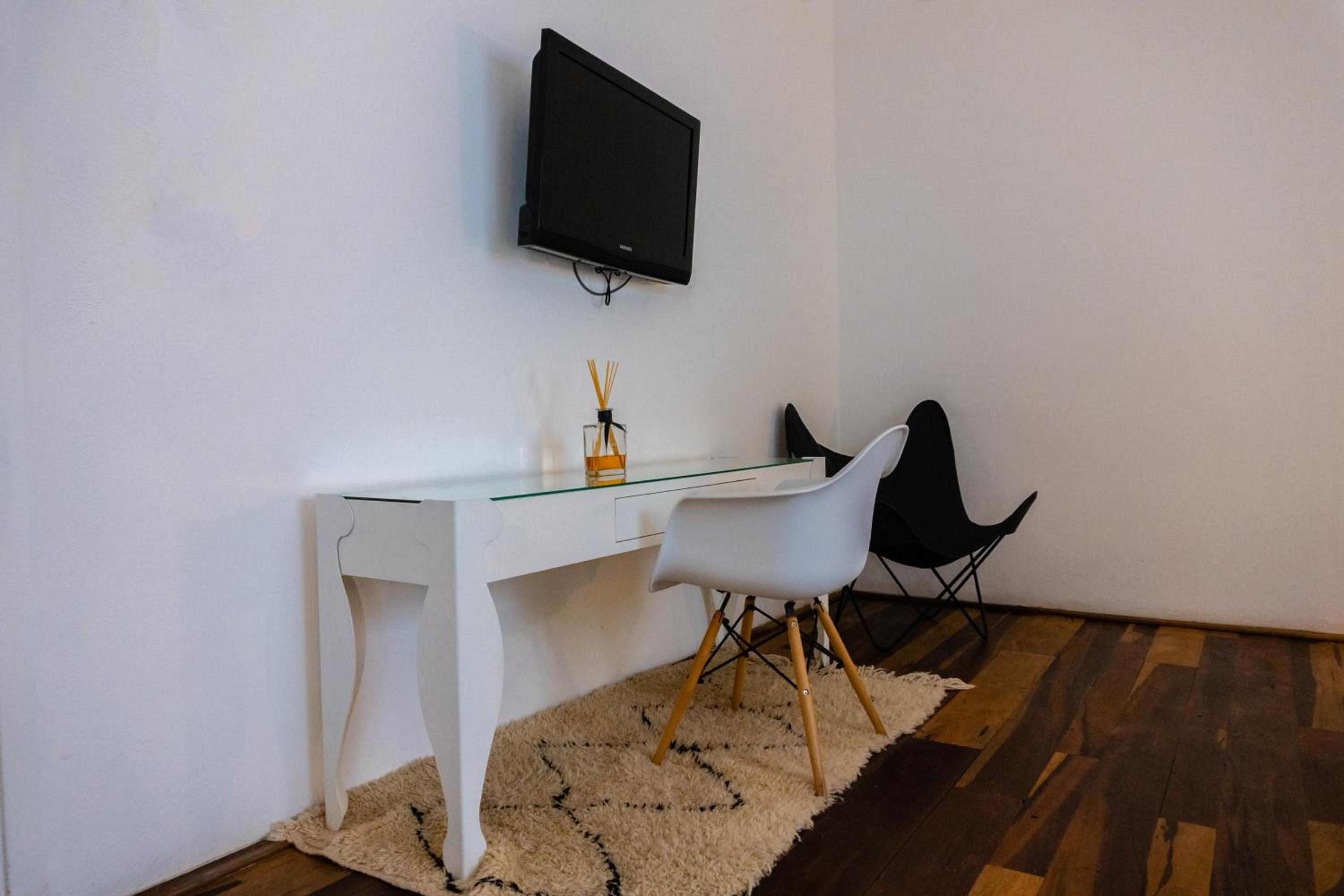 Standard Suite - Photo 20