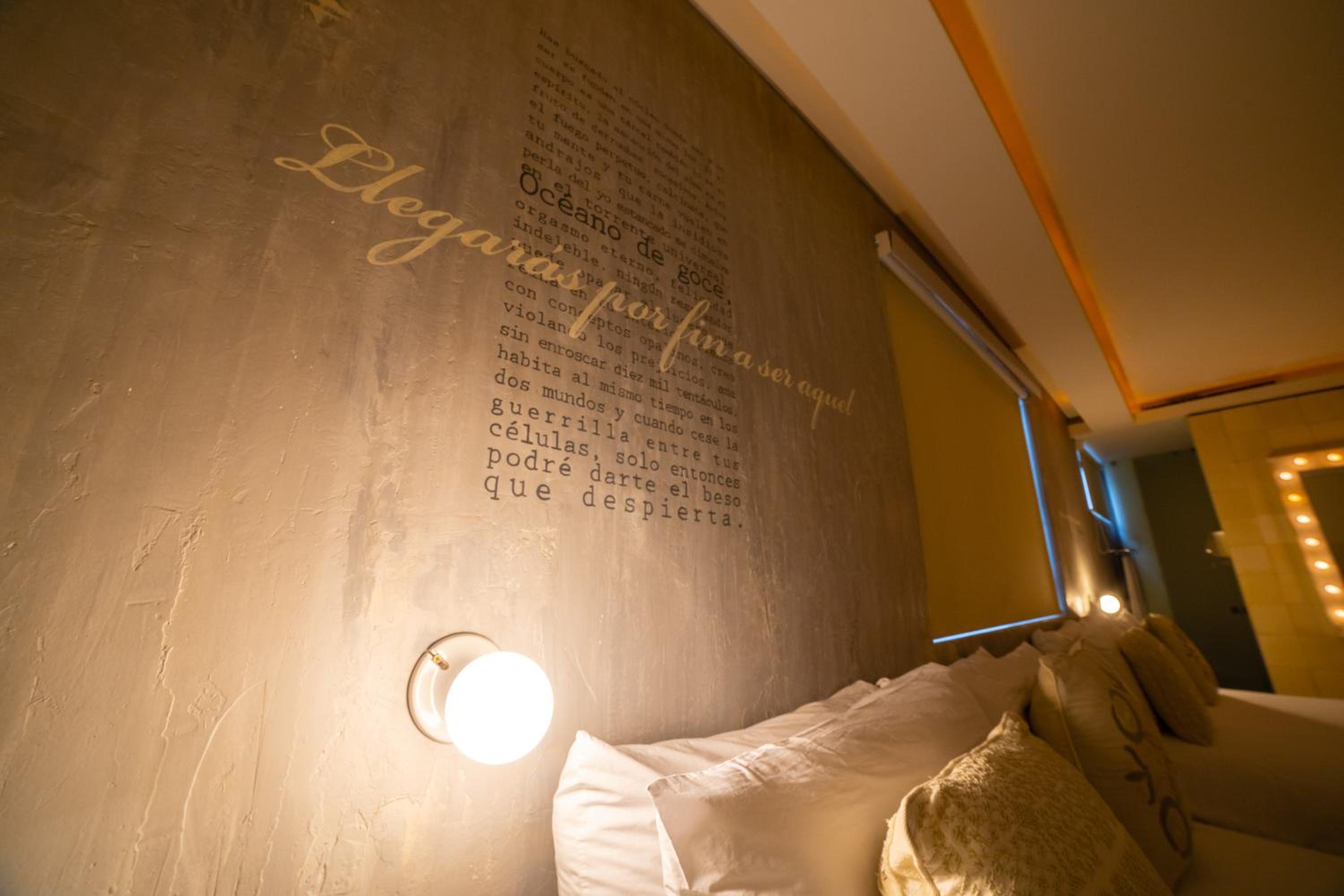 Standard Suite - Photo 19