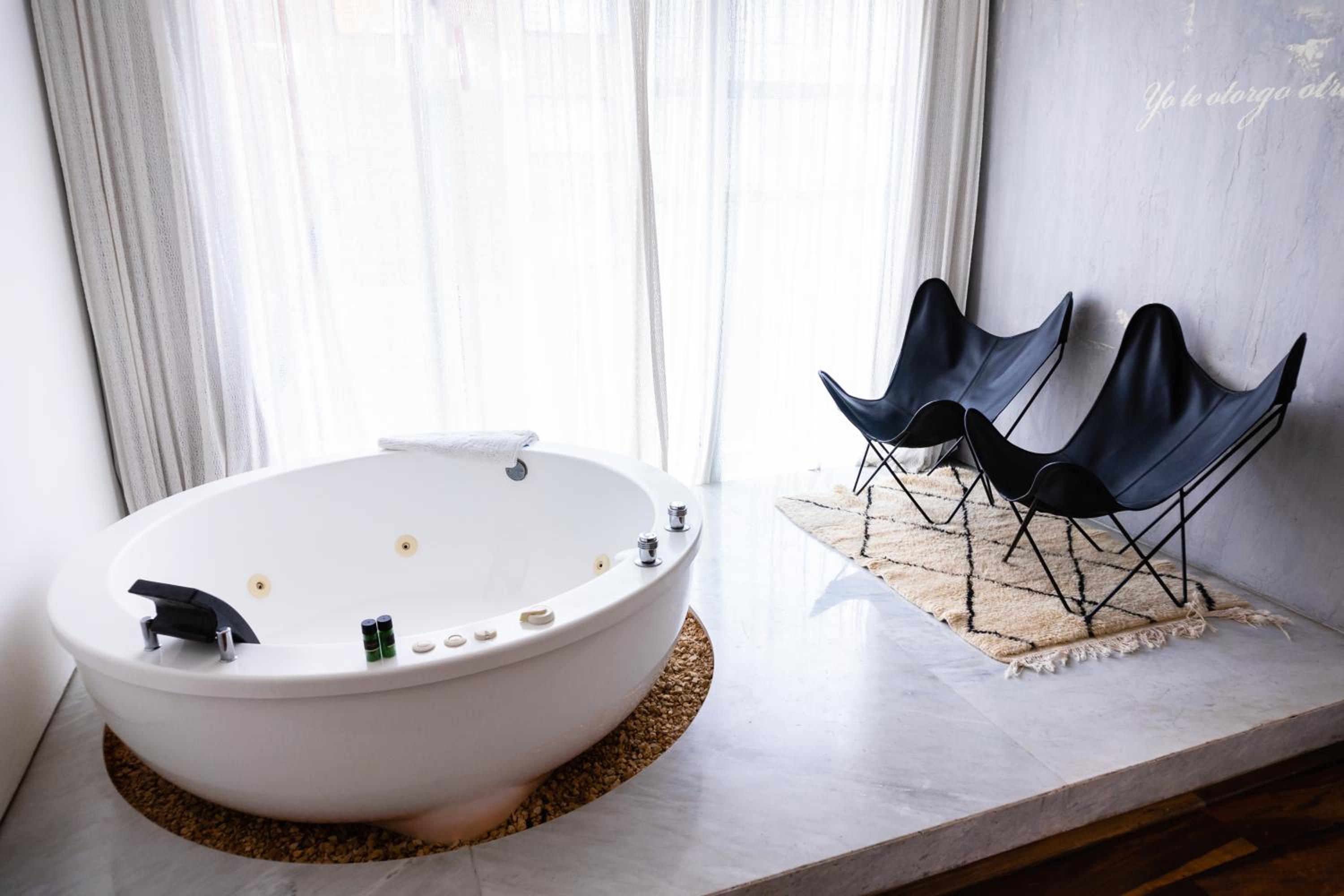 Junior Suite - Photo 11
