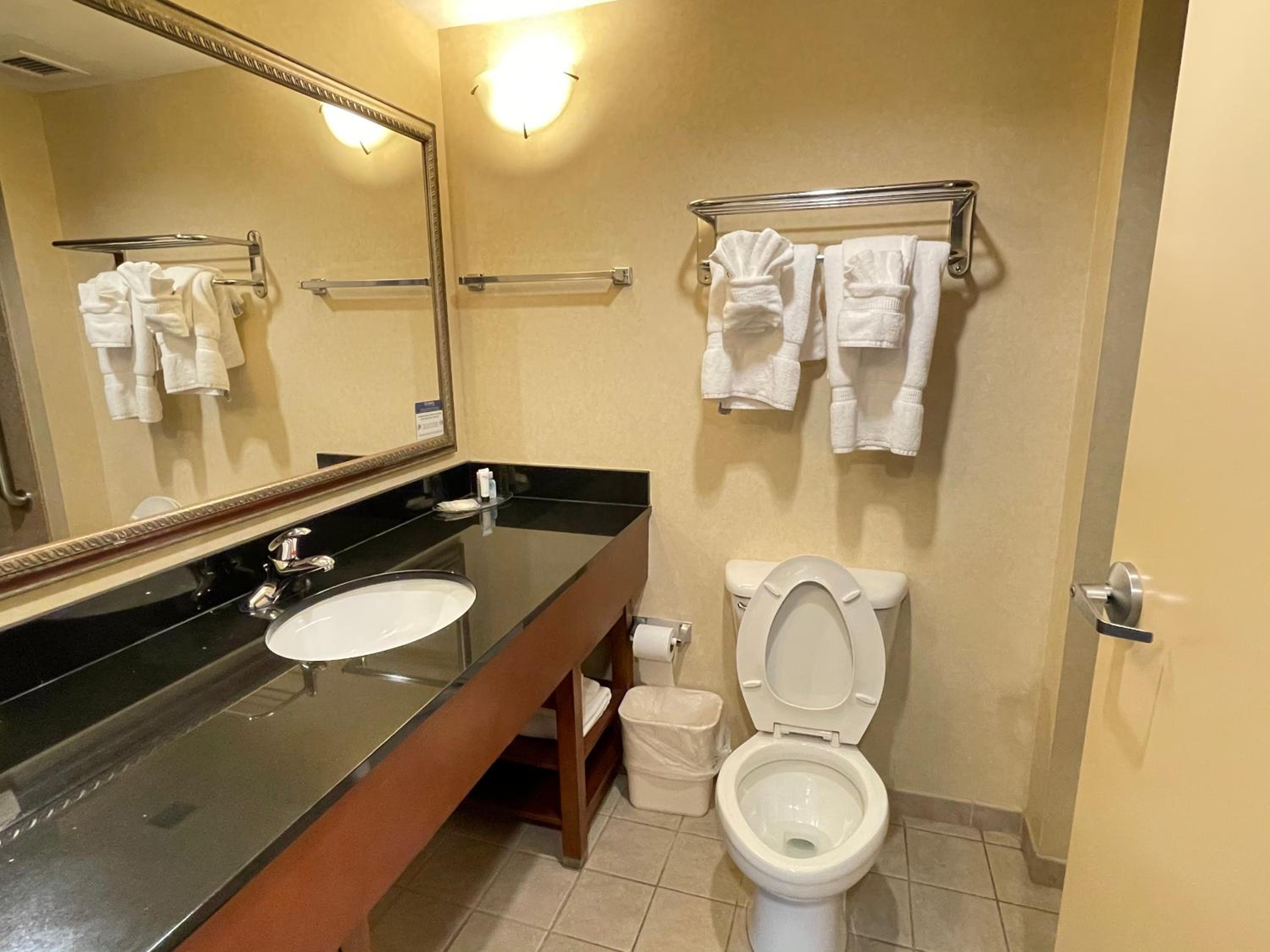 Double Room with Two Double Beds - Non-Smoking - Photo 12