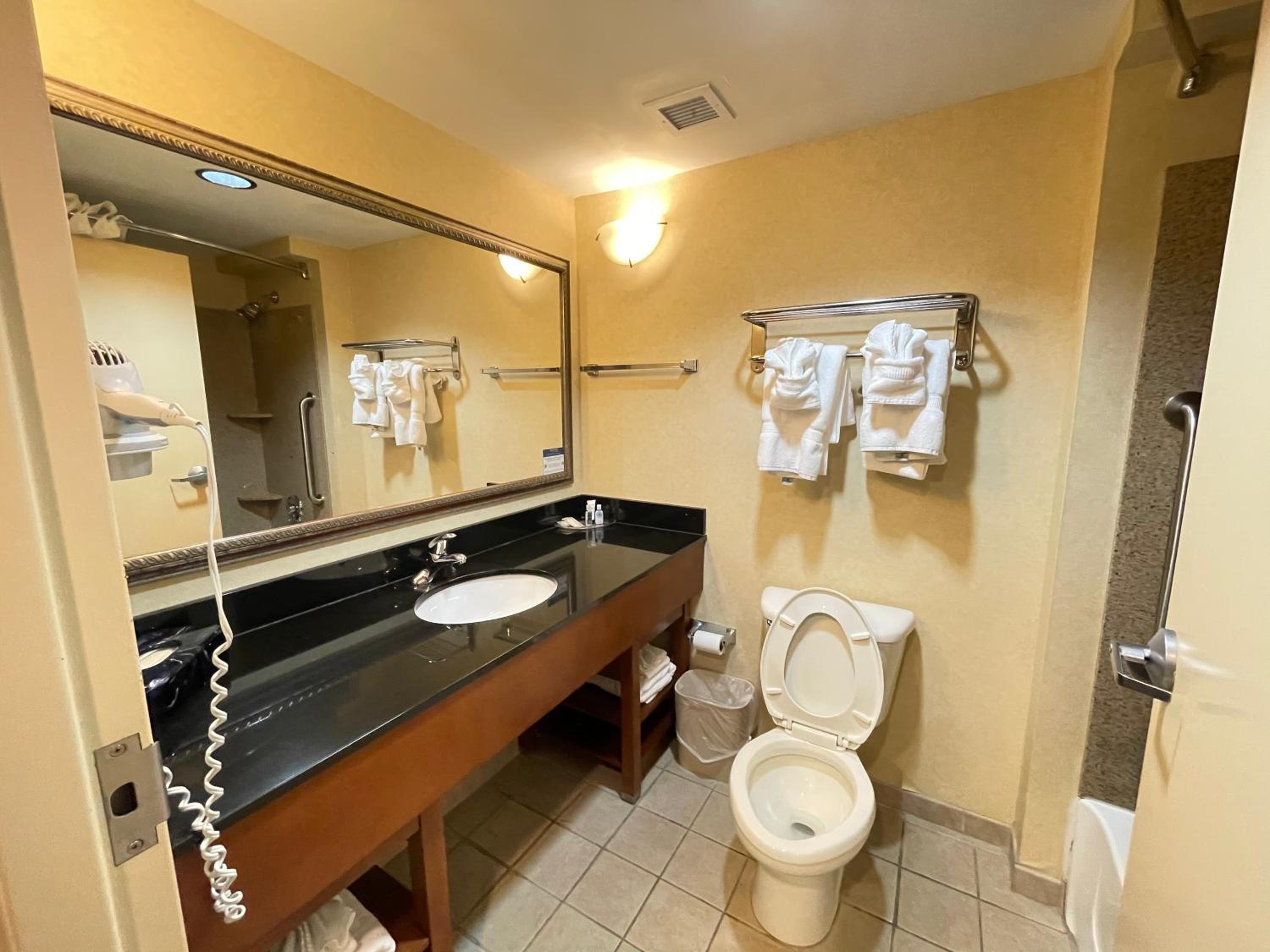 Double Room with Two Double Beds - Non-Smoking - Photo 13