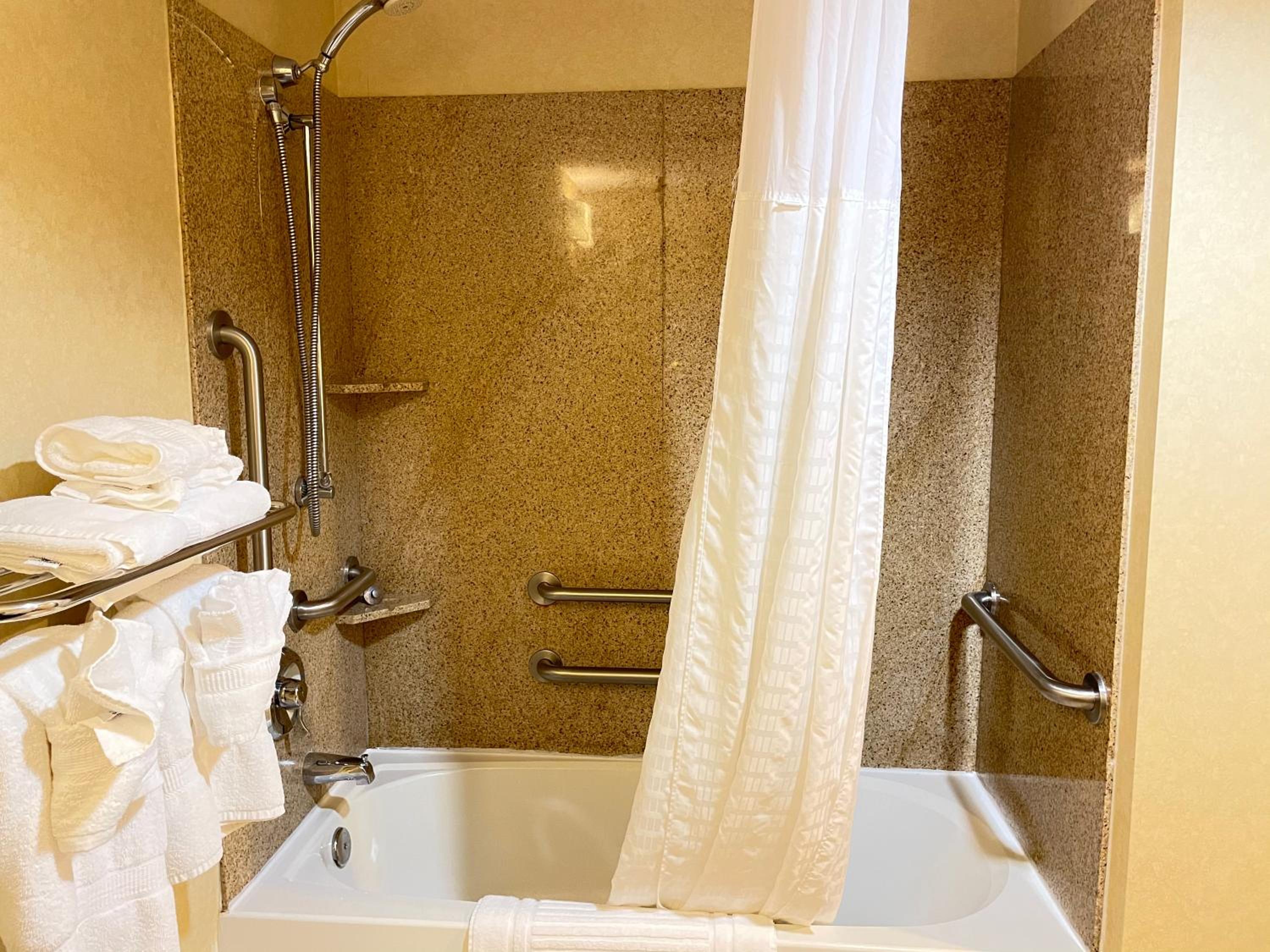King Room - Accessible/Non-Smoking - Photo 13