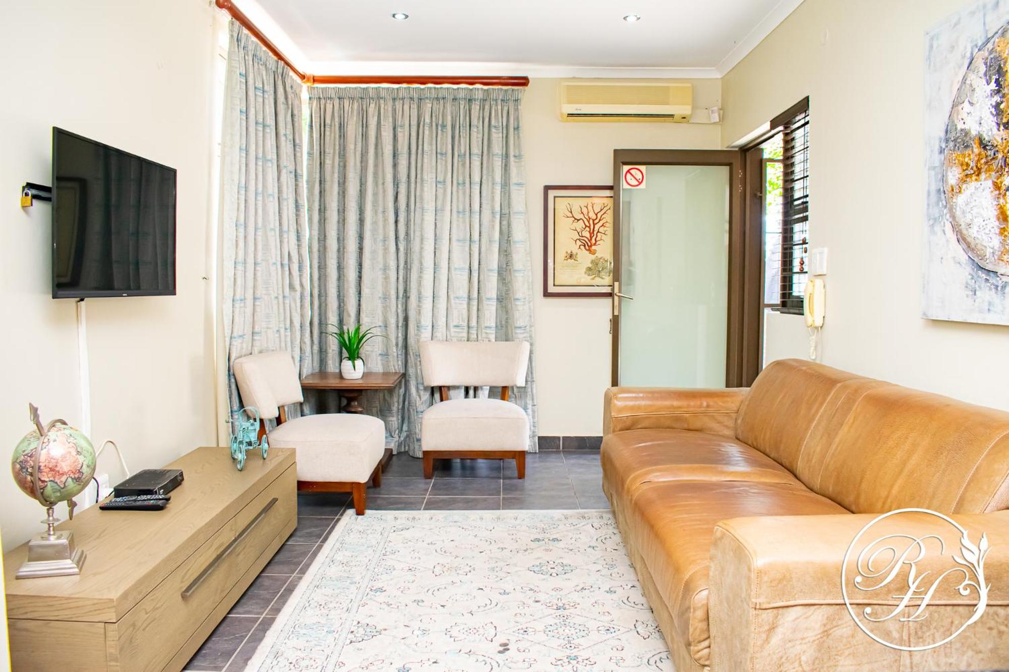 One-Bedroom Apartment - Photo 1