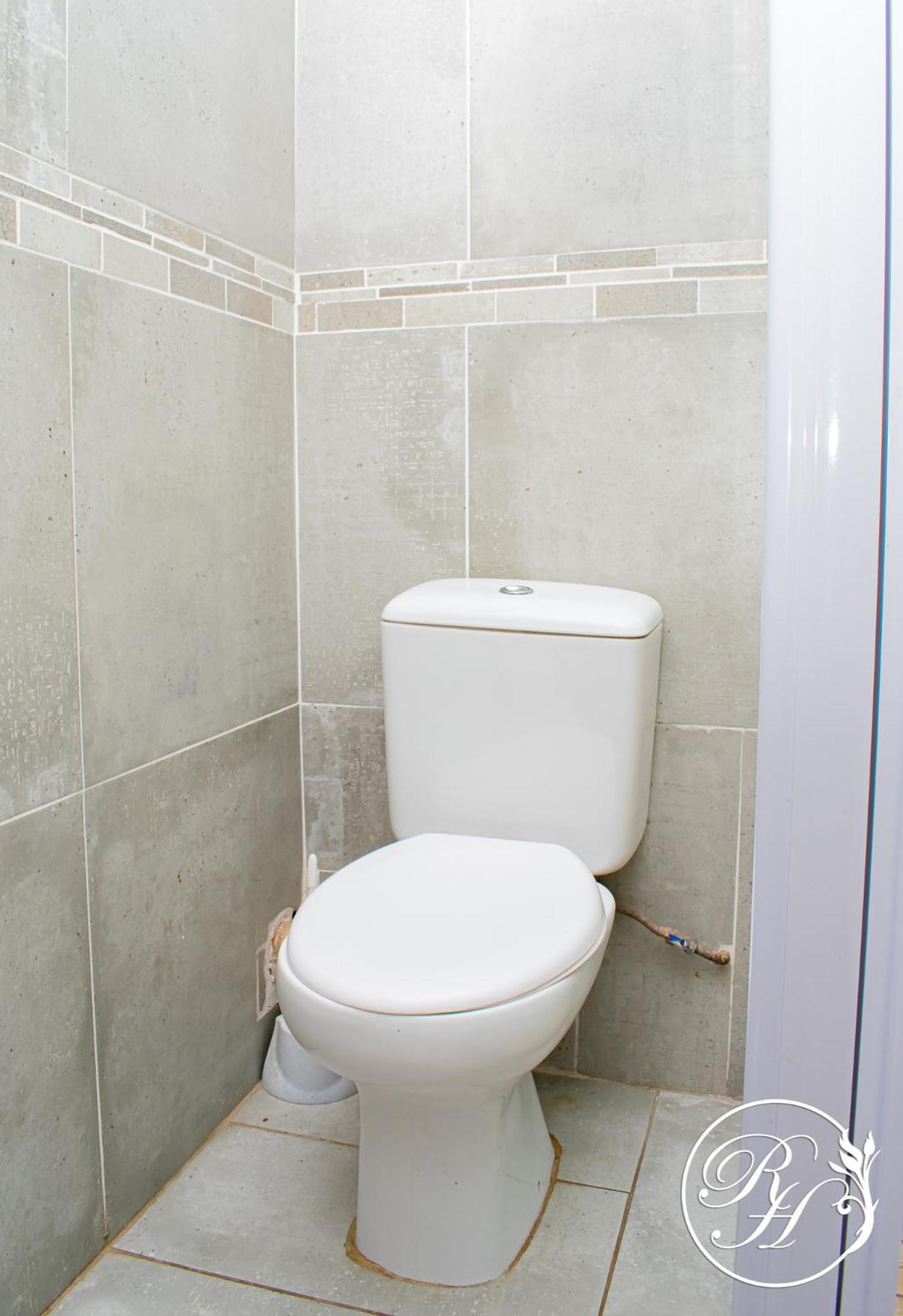 One-Bedroom Apartment - Photo 3