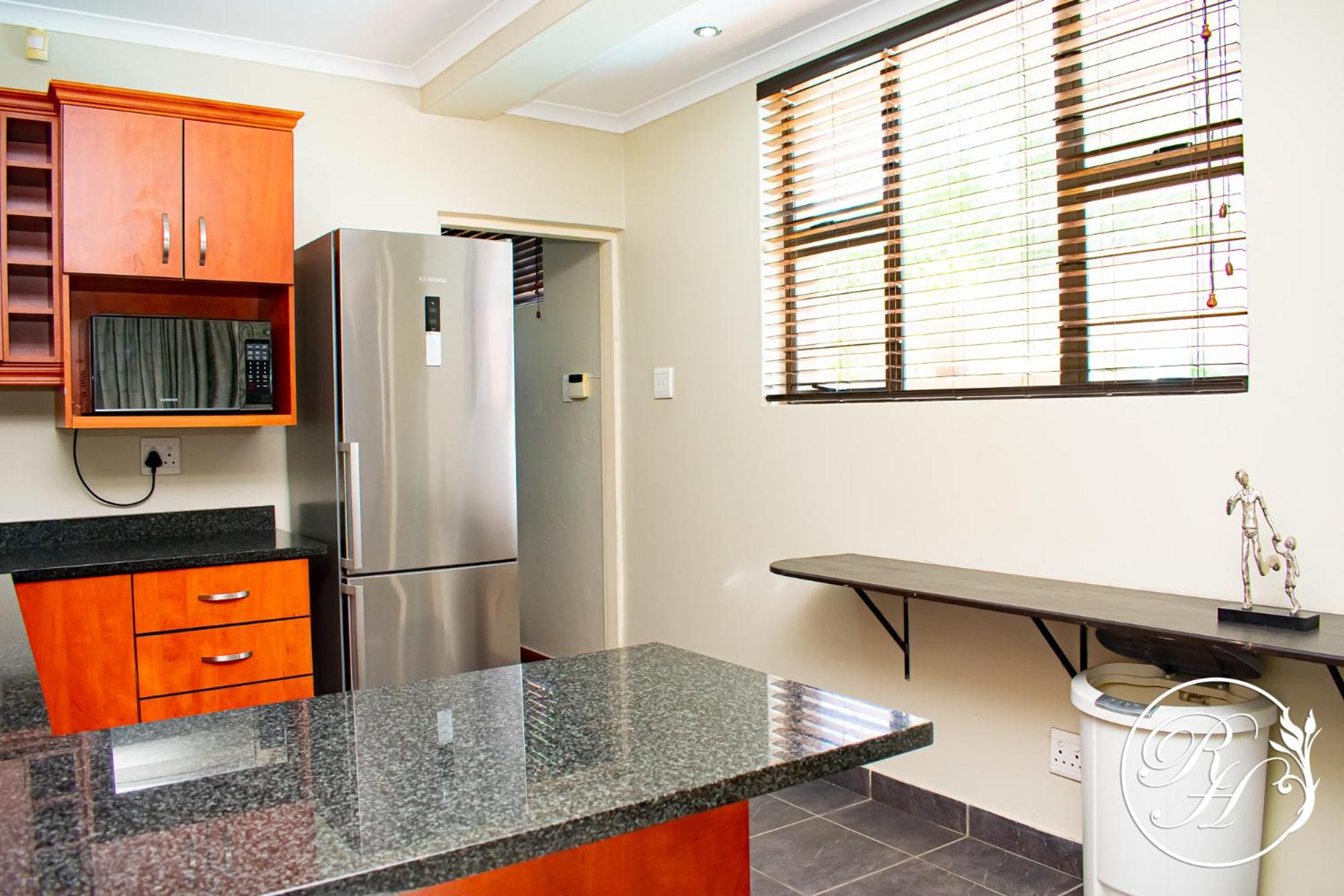 One-Bedroom Apartment - Photo 5