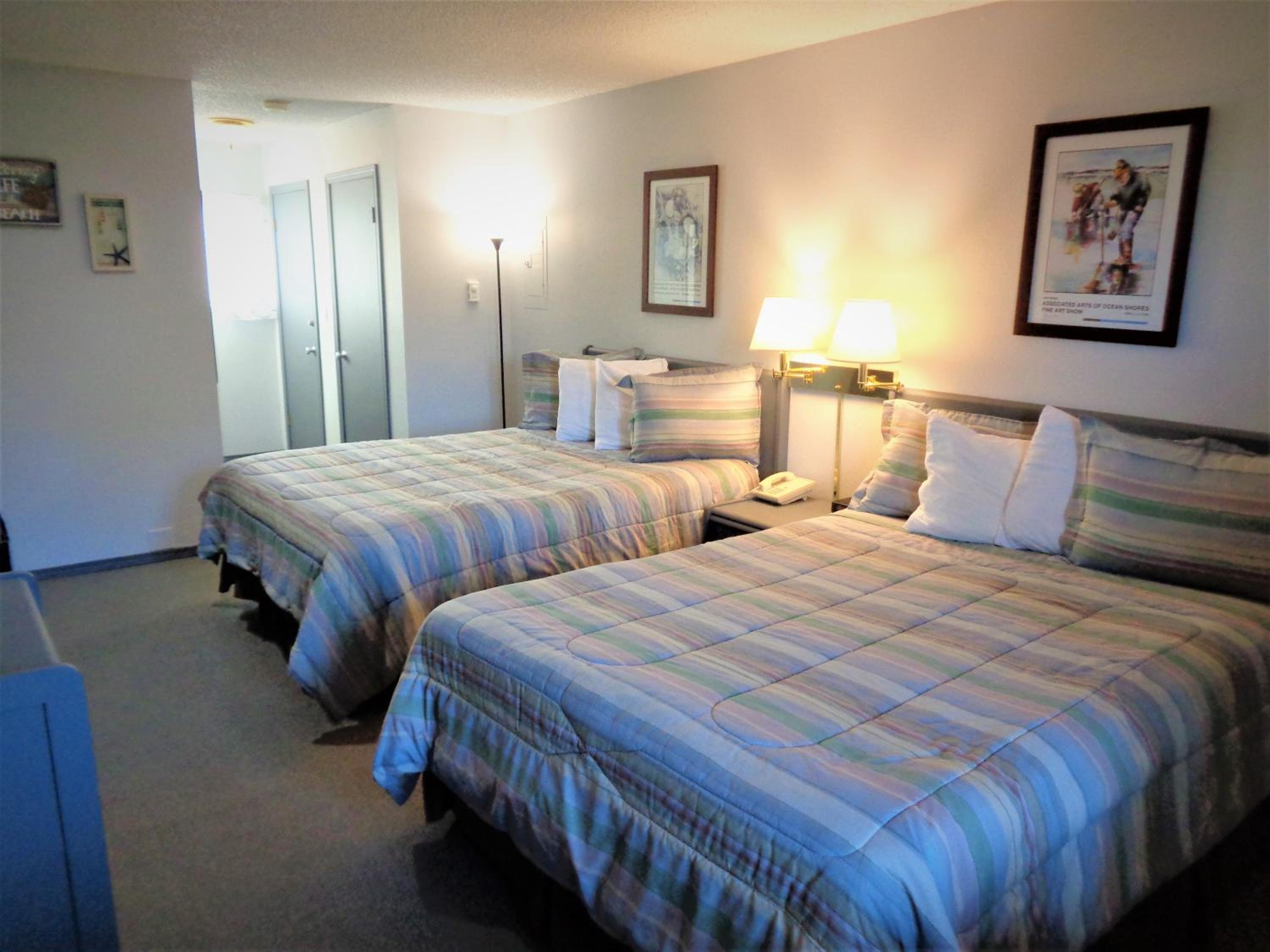 Hotel Room, 2 Queens, Non View, Dog Friendly