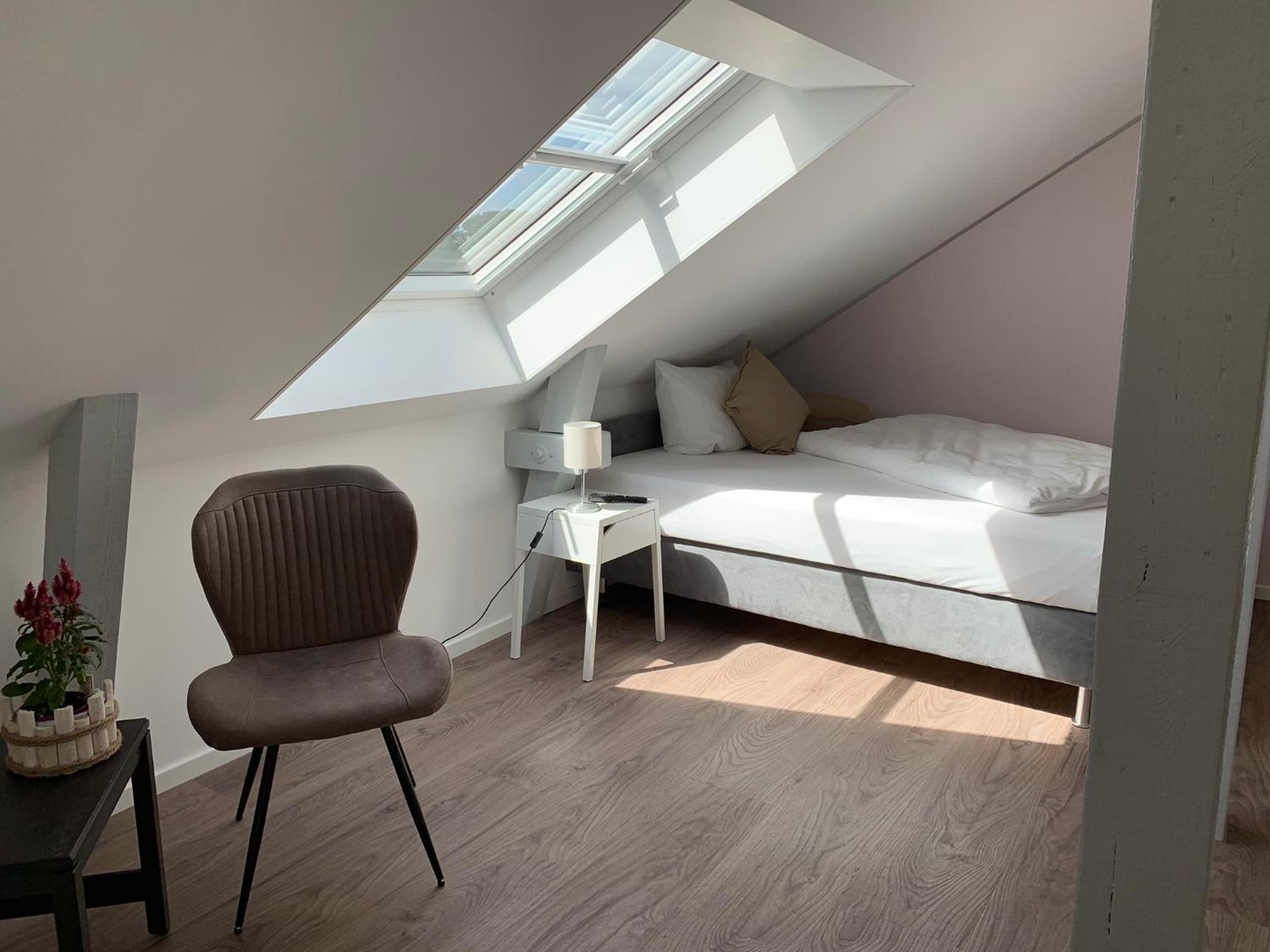 Single Room photo 3