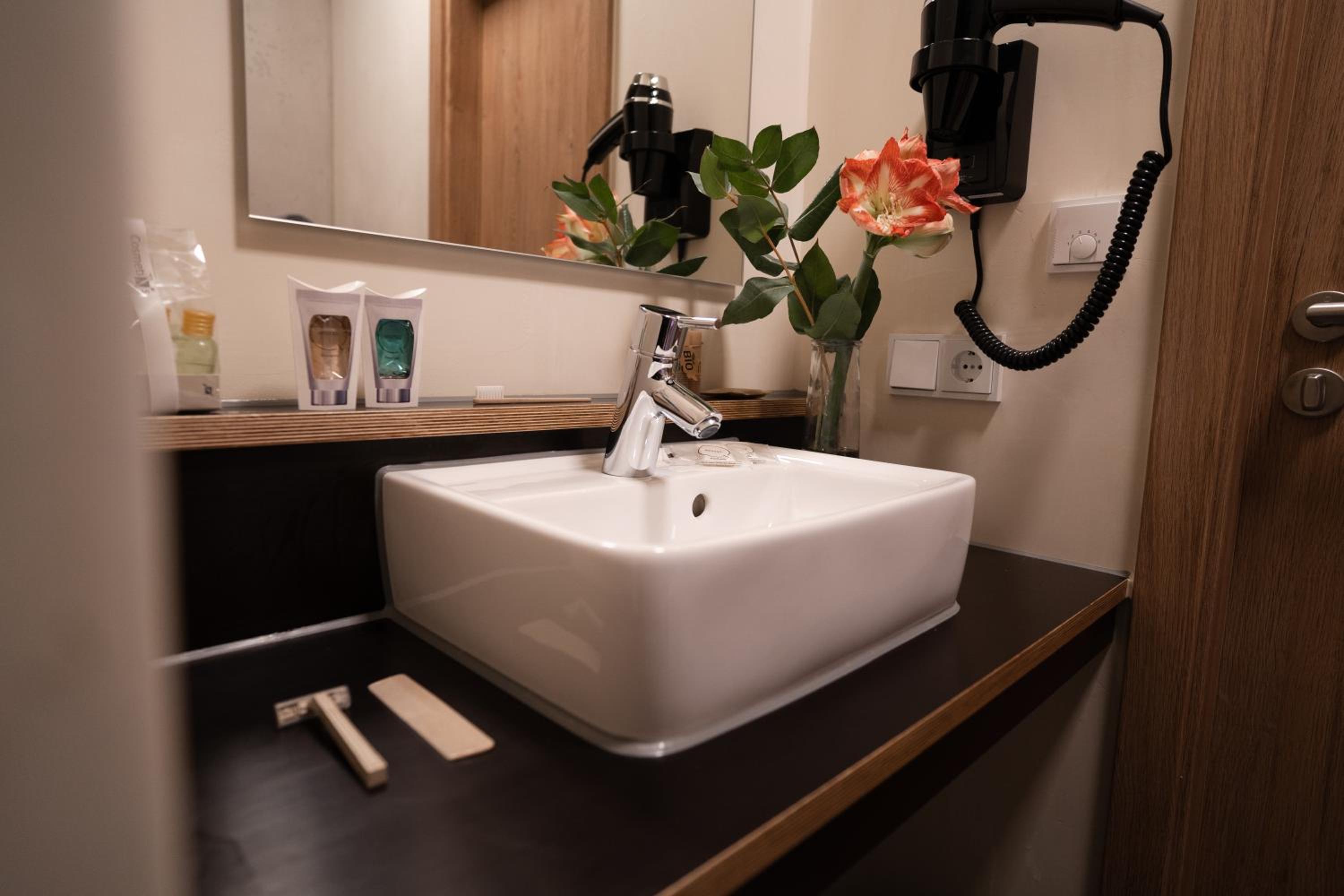Double Room - Photo 4
