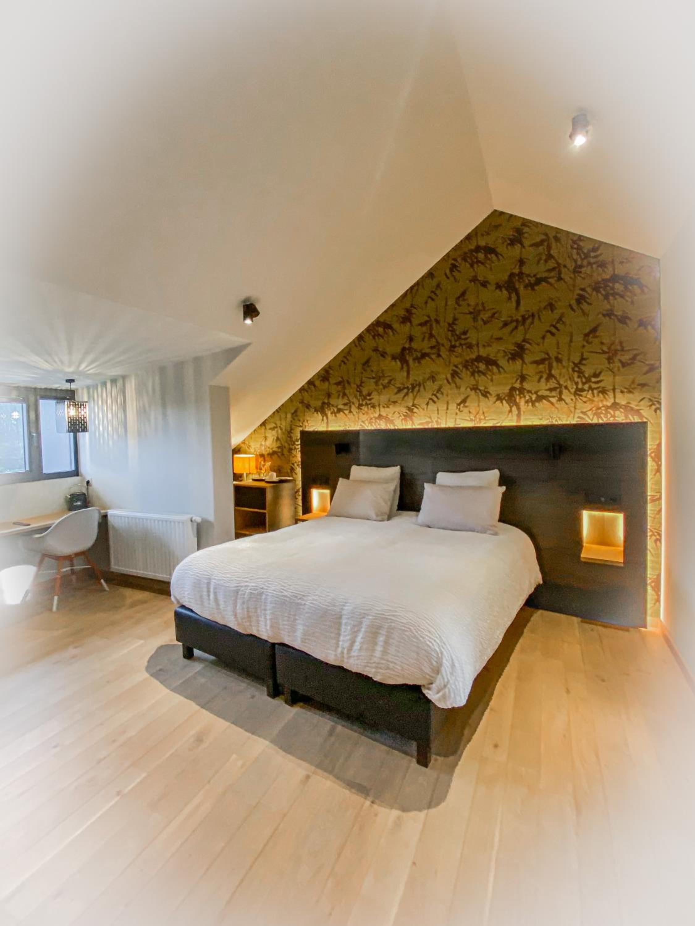 Junior Suite with Garden View - Photo 1