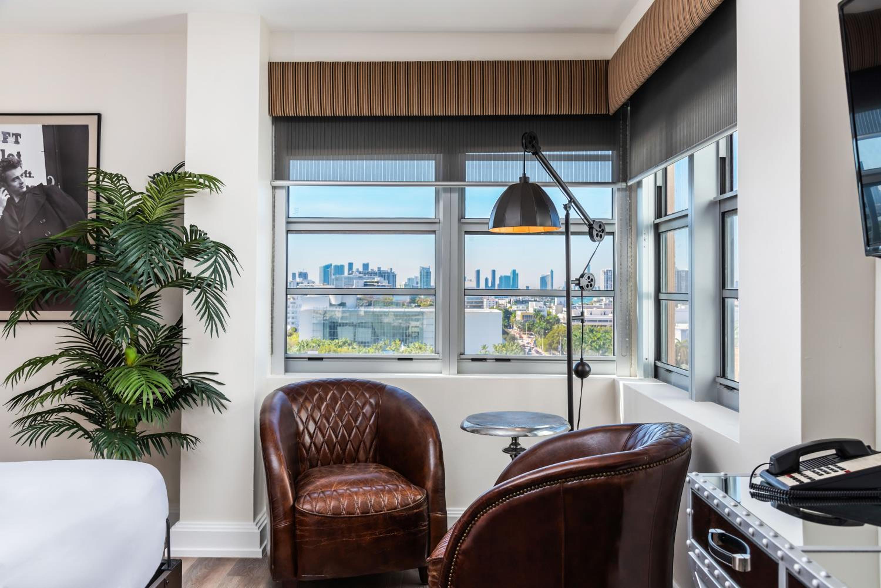 King Room with City View - Photo 8