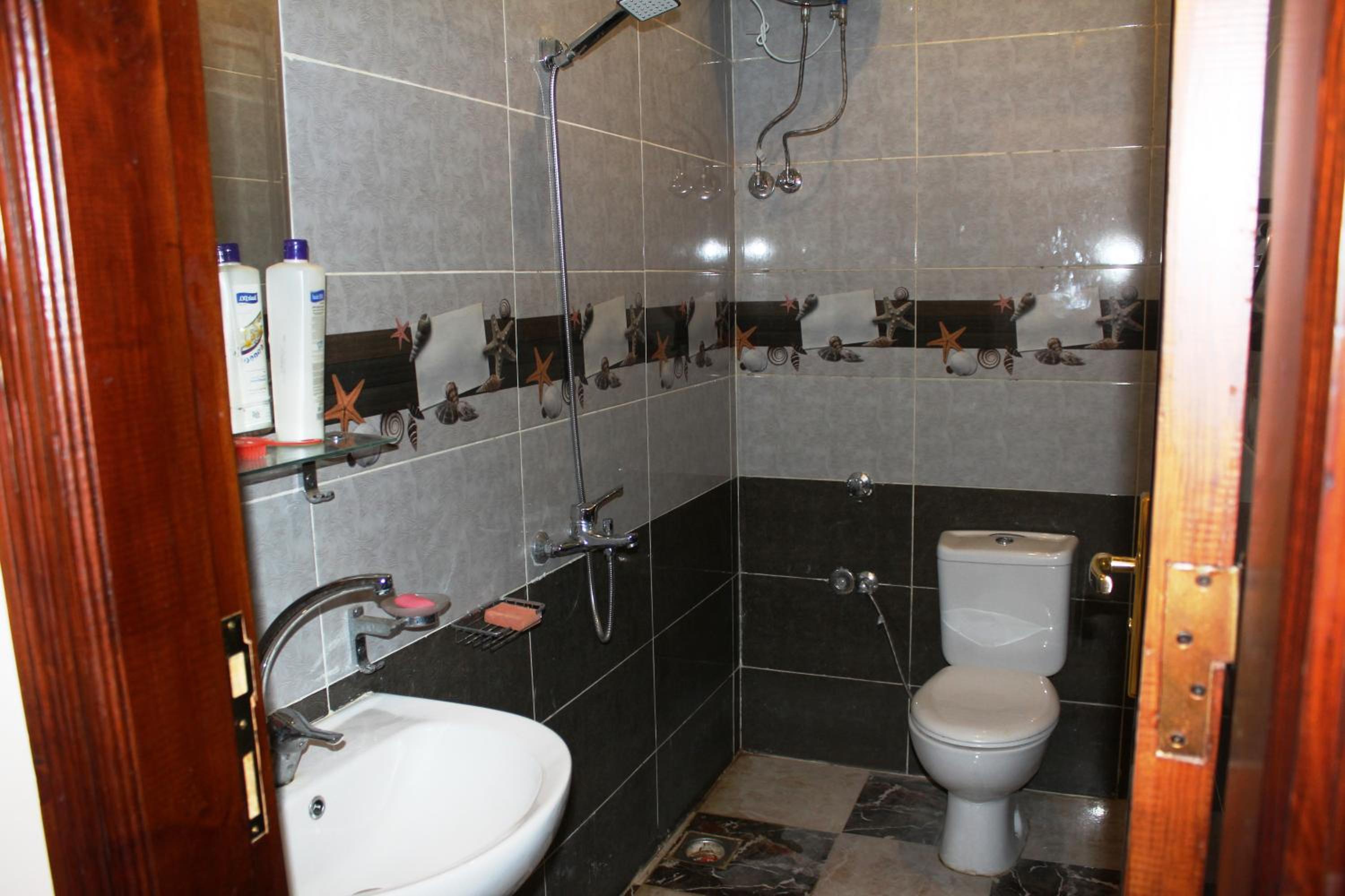 One-Bedroom Apartment - Photo 11