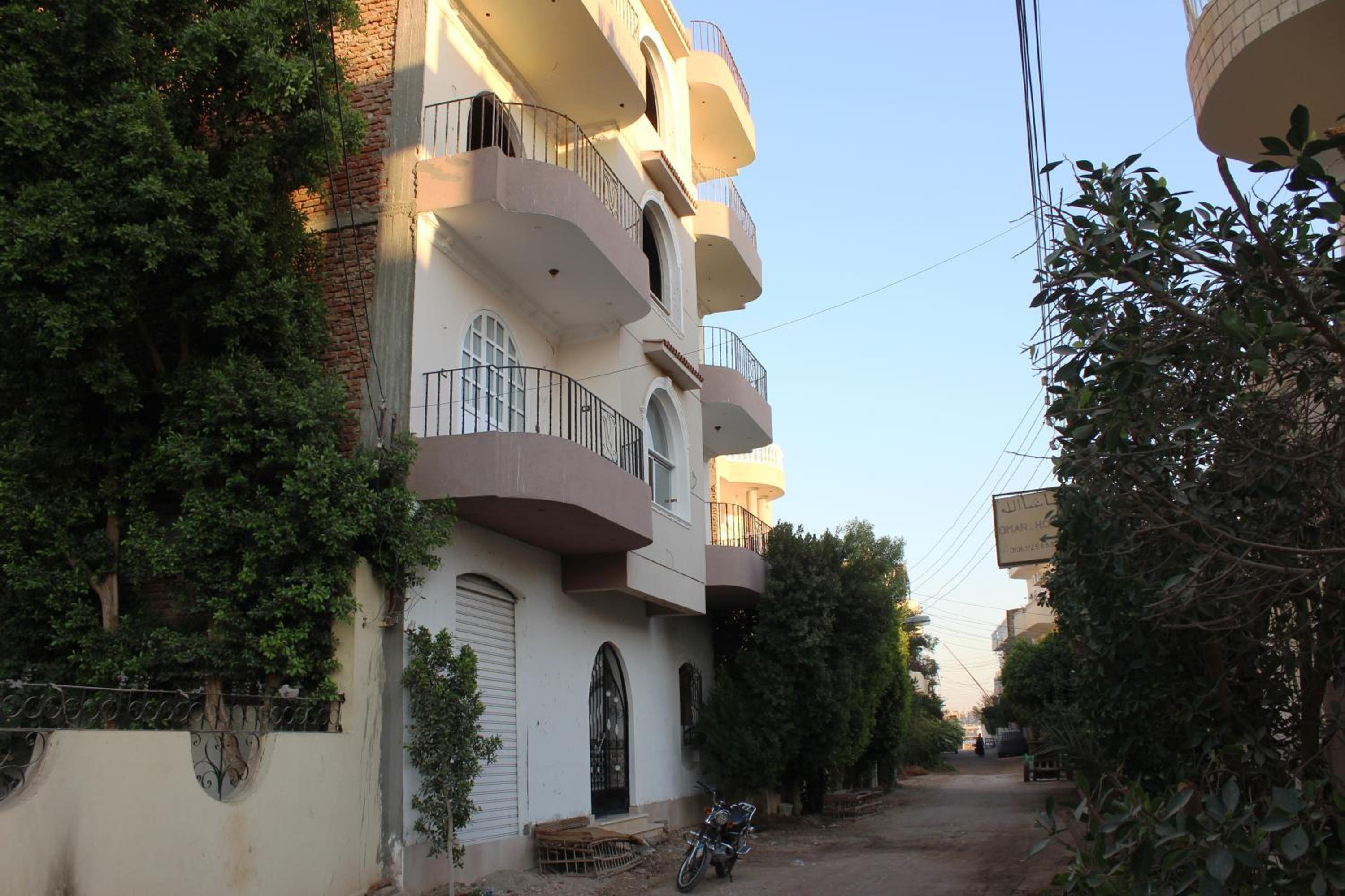 One-Bedroom Apartment - Photo 2