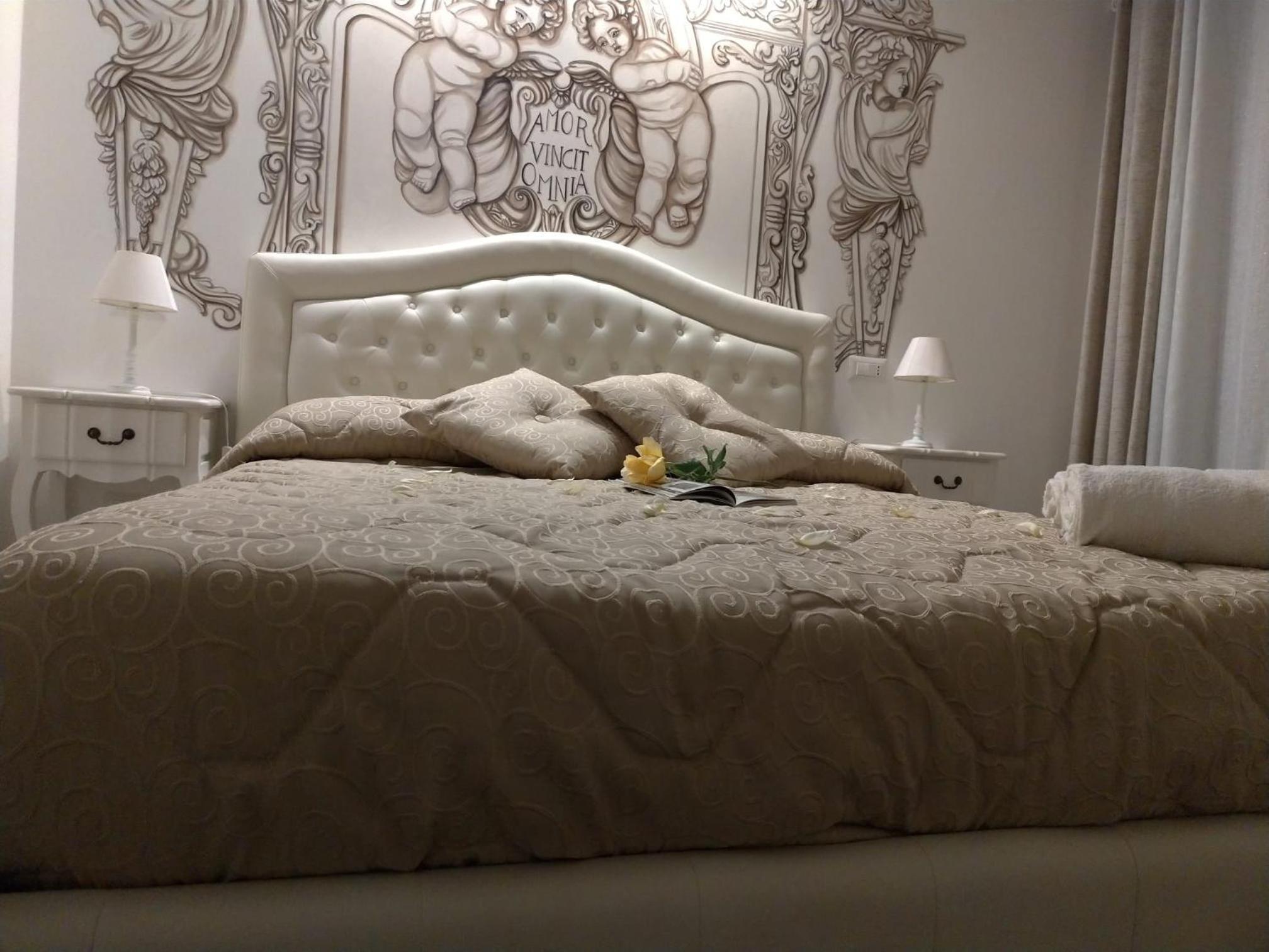 Deluxe Suite with Spa Bath