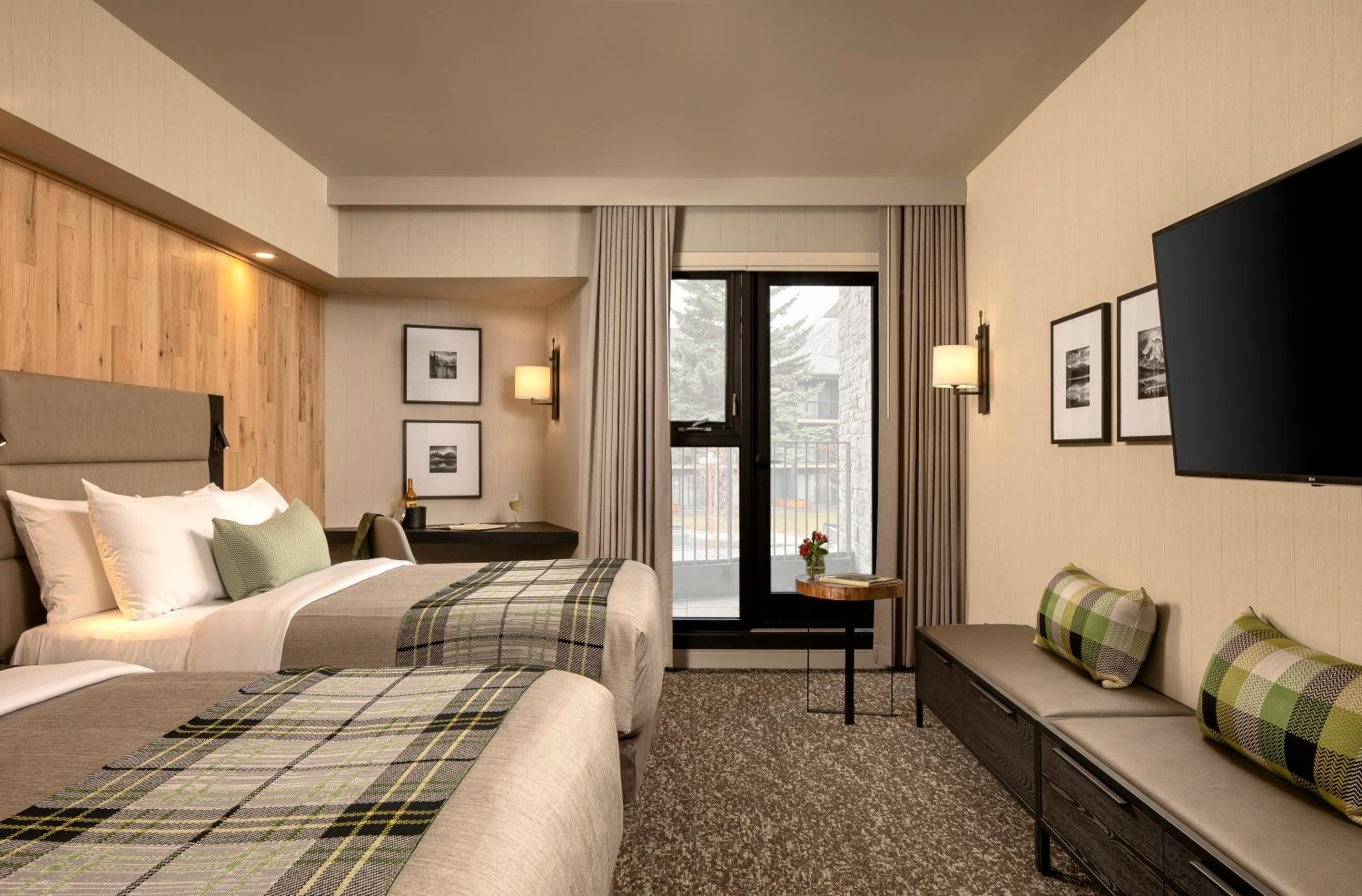 Standard Room, 2 Queen beds, Partial View with Balcony