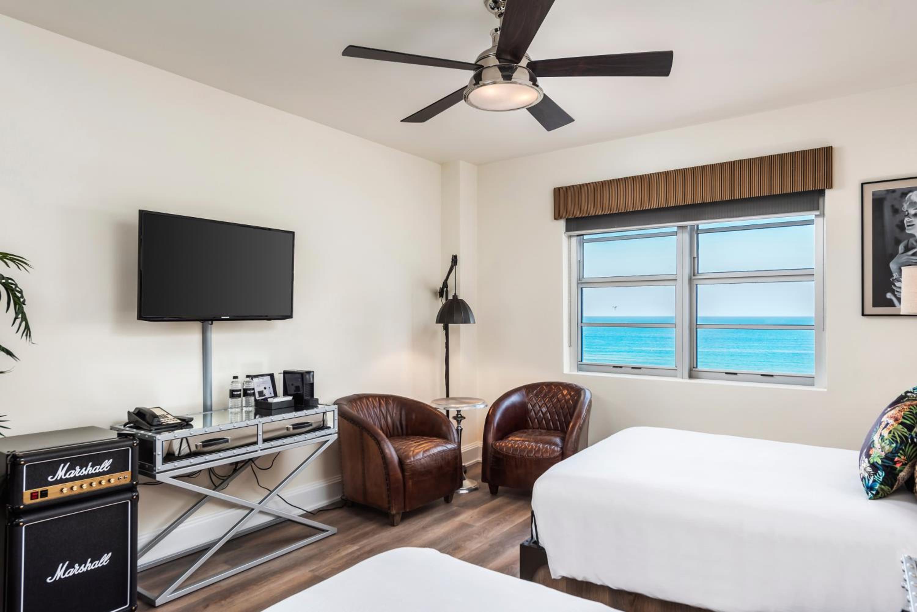 Double Room with Two Double Beds - Ocean View - Photo 4