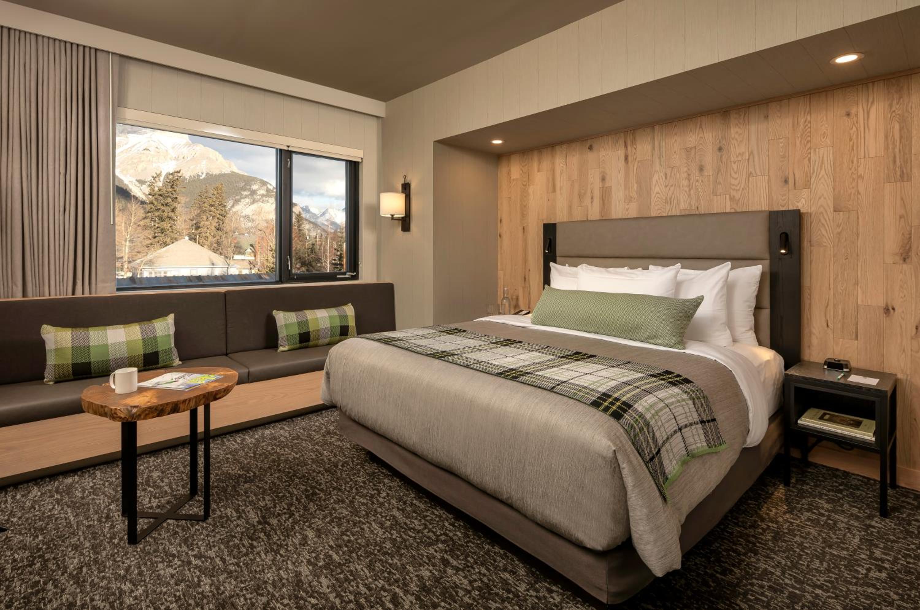 Standard Room, 1 King bed, Partial View